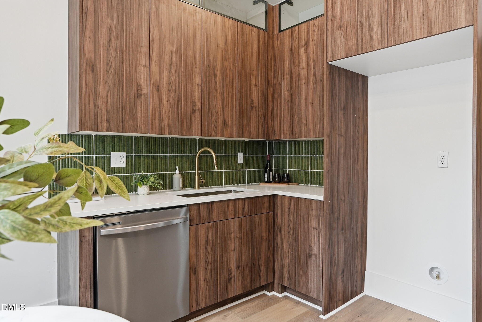 1011 Park Avenue Property Photo 23