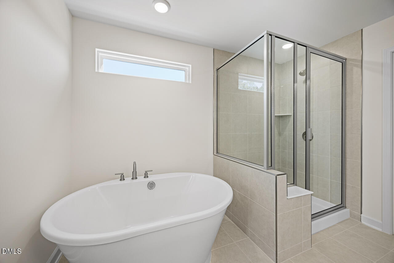 325 Longleaf Glen Lane 031 Property Photo 4
