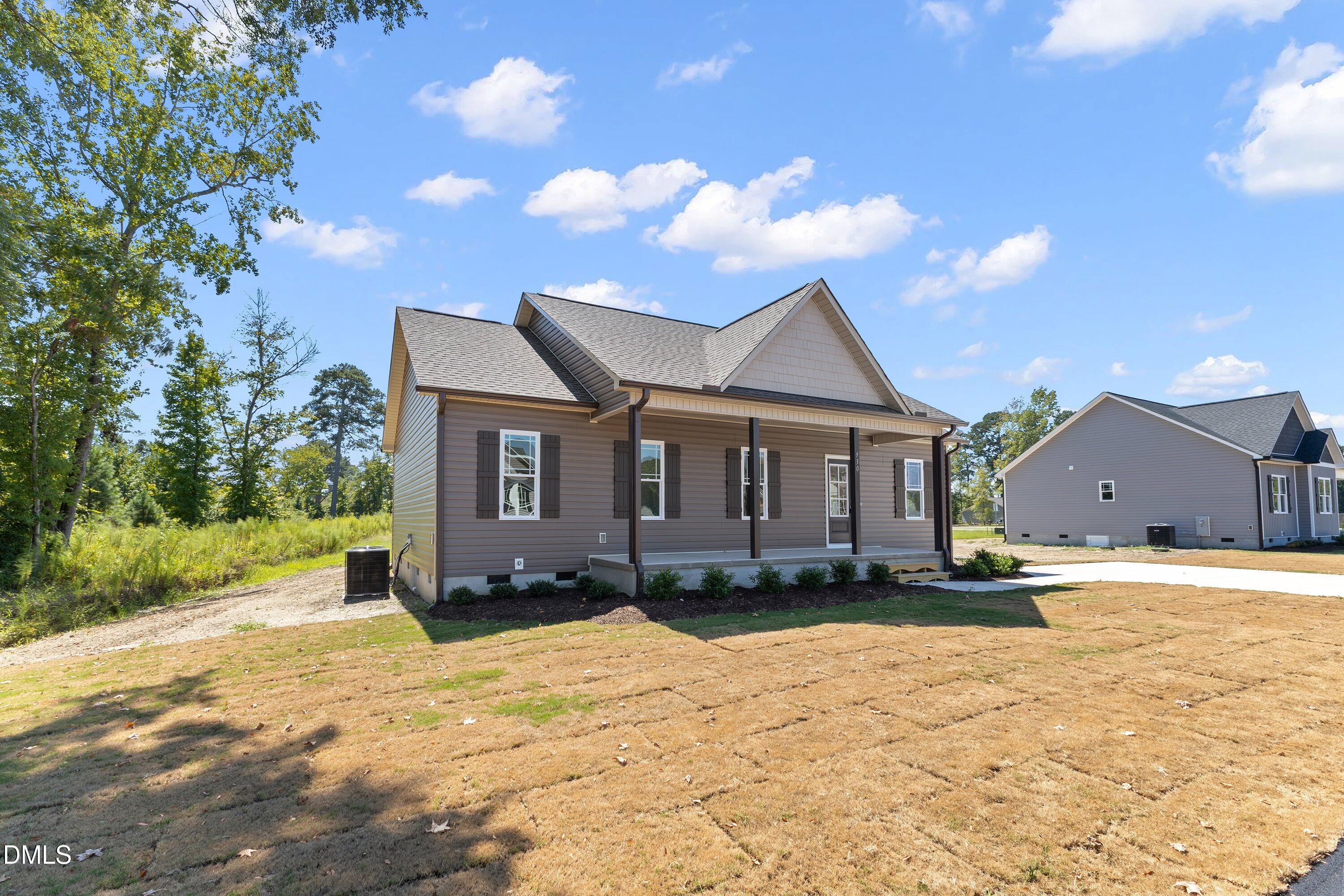 930 Micro Road W Property Photo 4