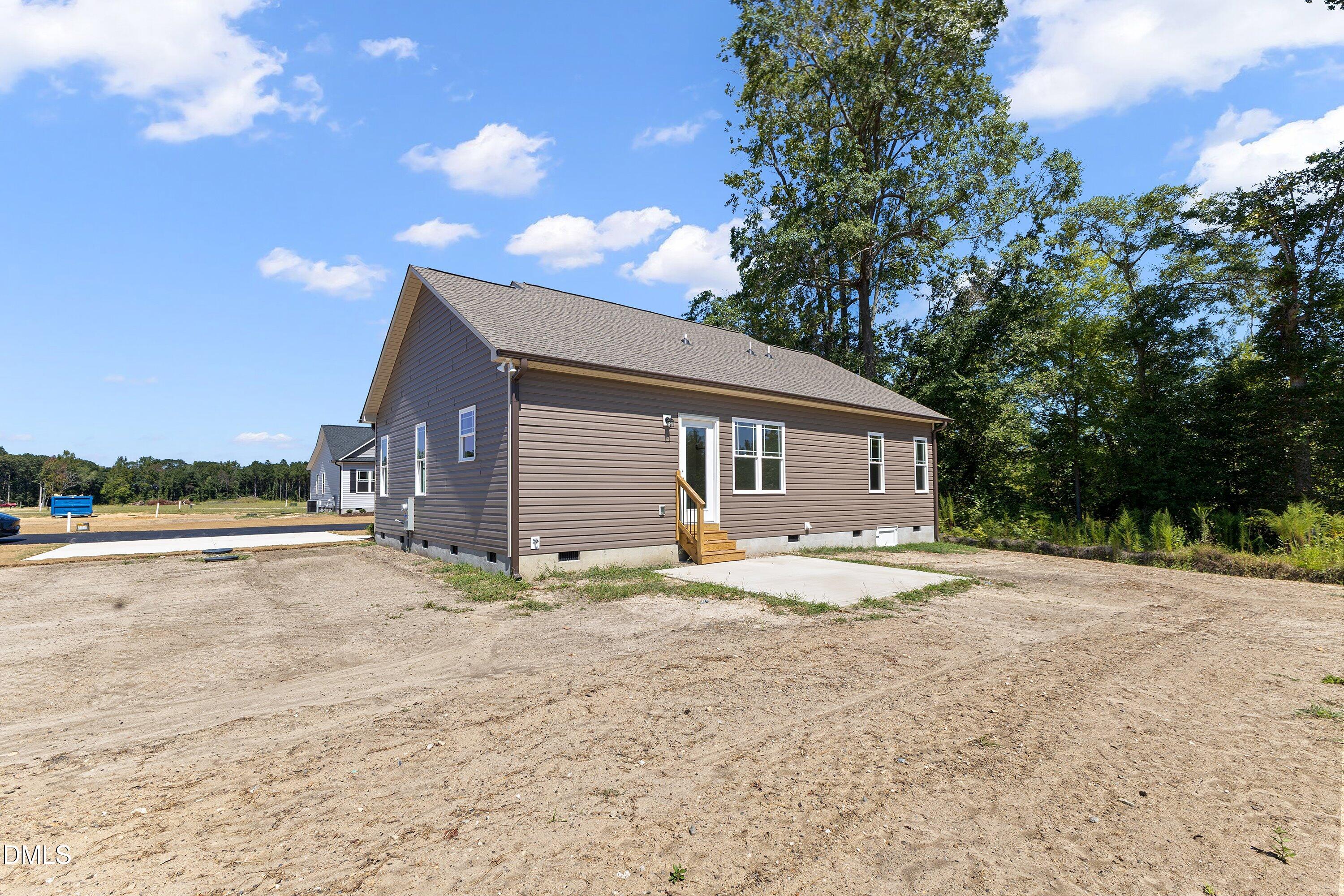 930 Micro Road W Property Photo 32