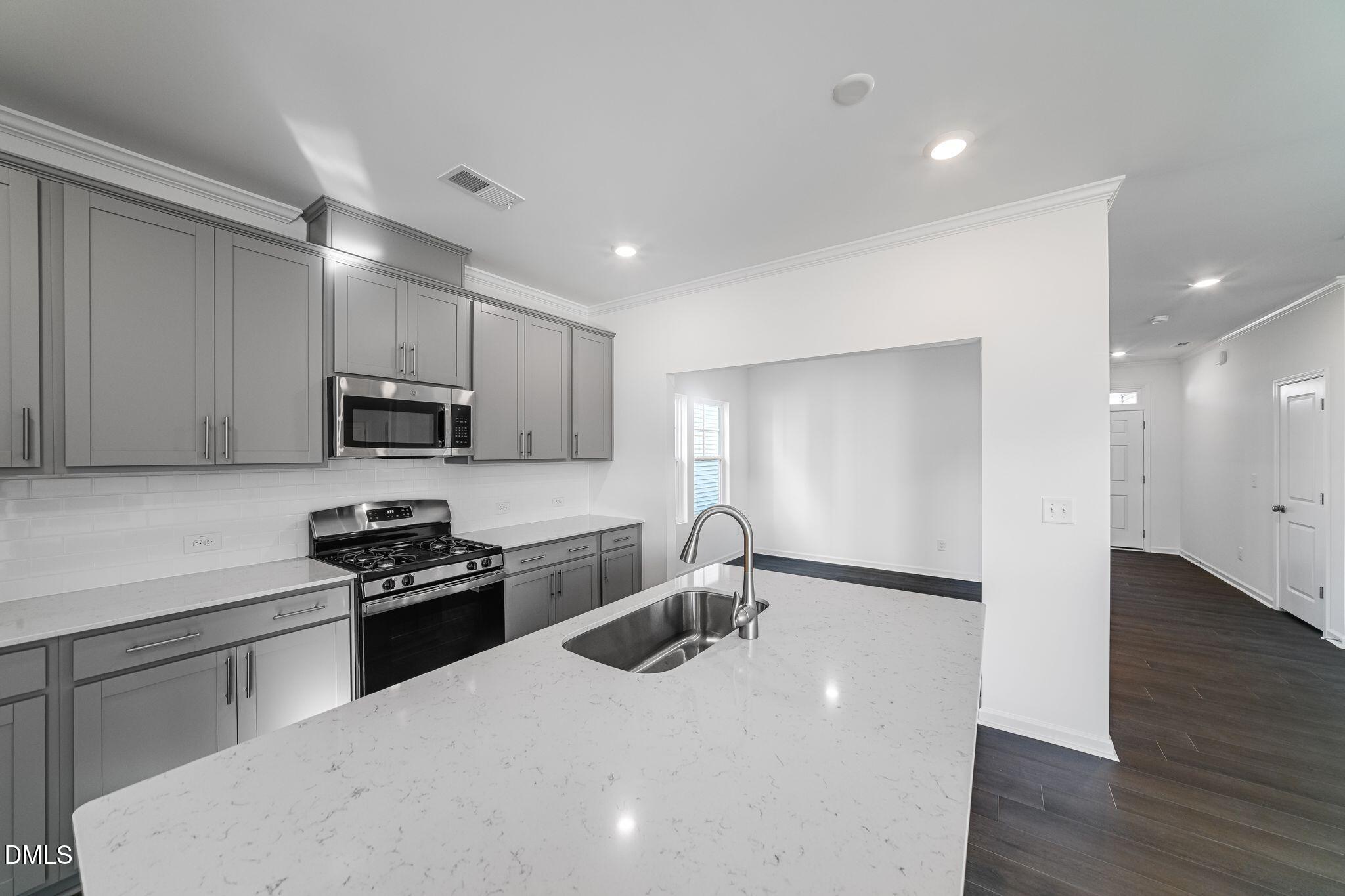 660 Morning Light Drive Property Photo 4