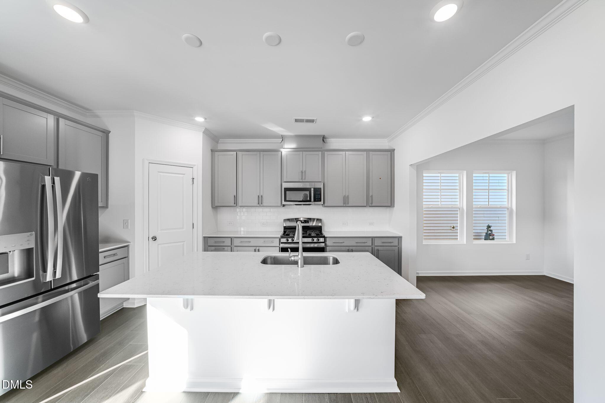660 Morning Light Drive Property Photo 6