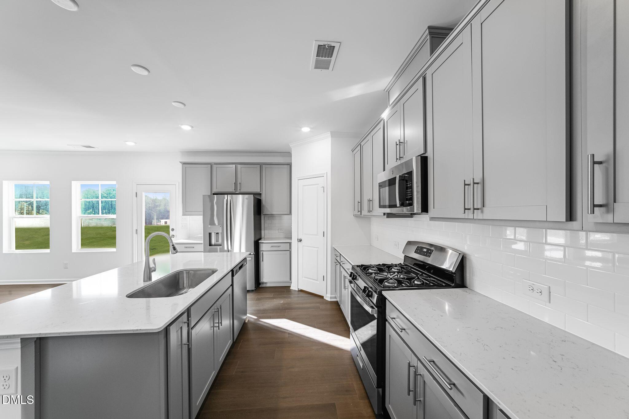 660 Morning Light Drive Property Photo 7