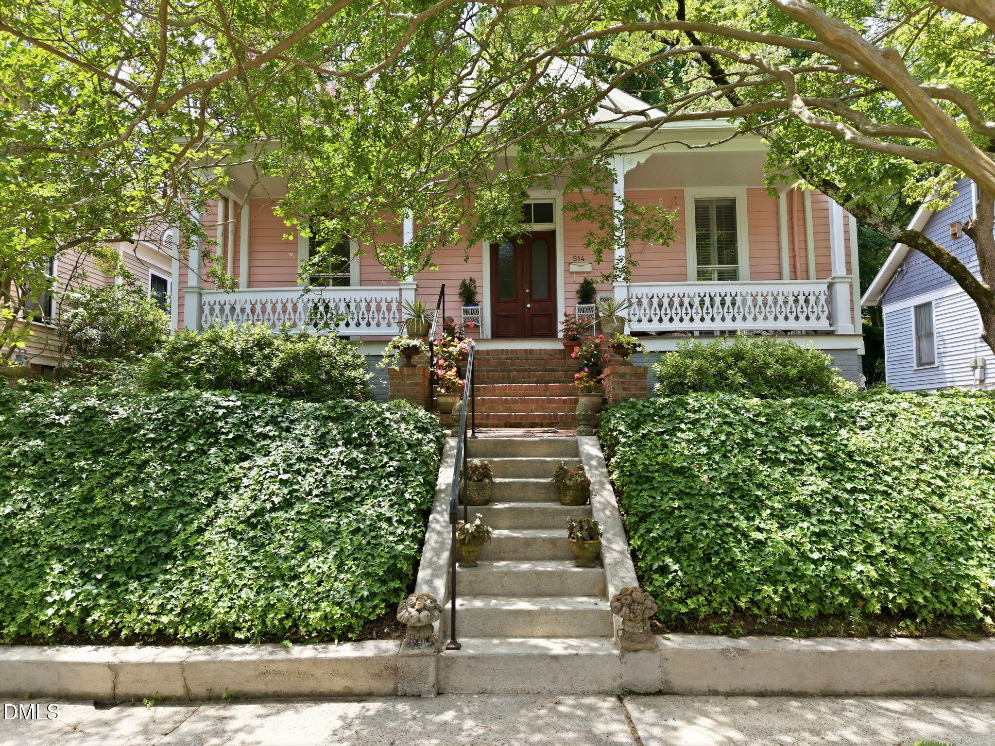 514 E Lane Street Property Photo 1