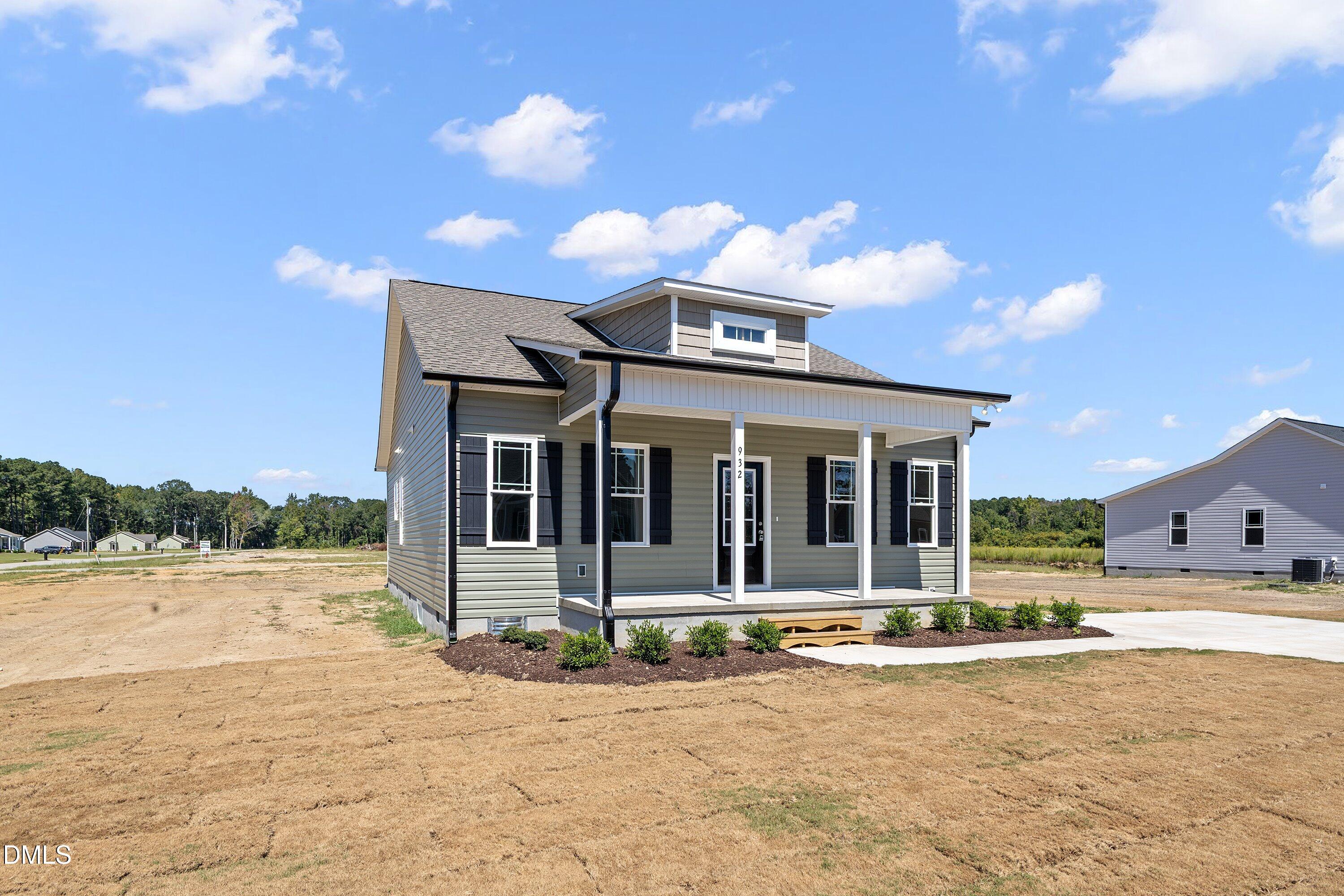 932 Micro Road W Property Photo 4