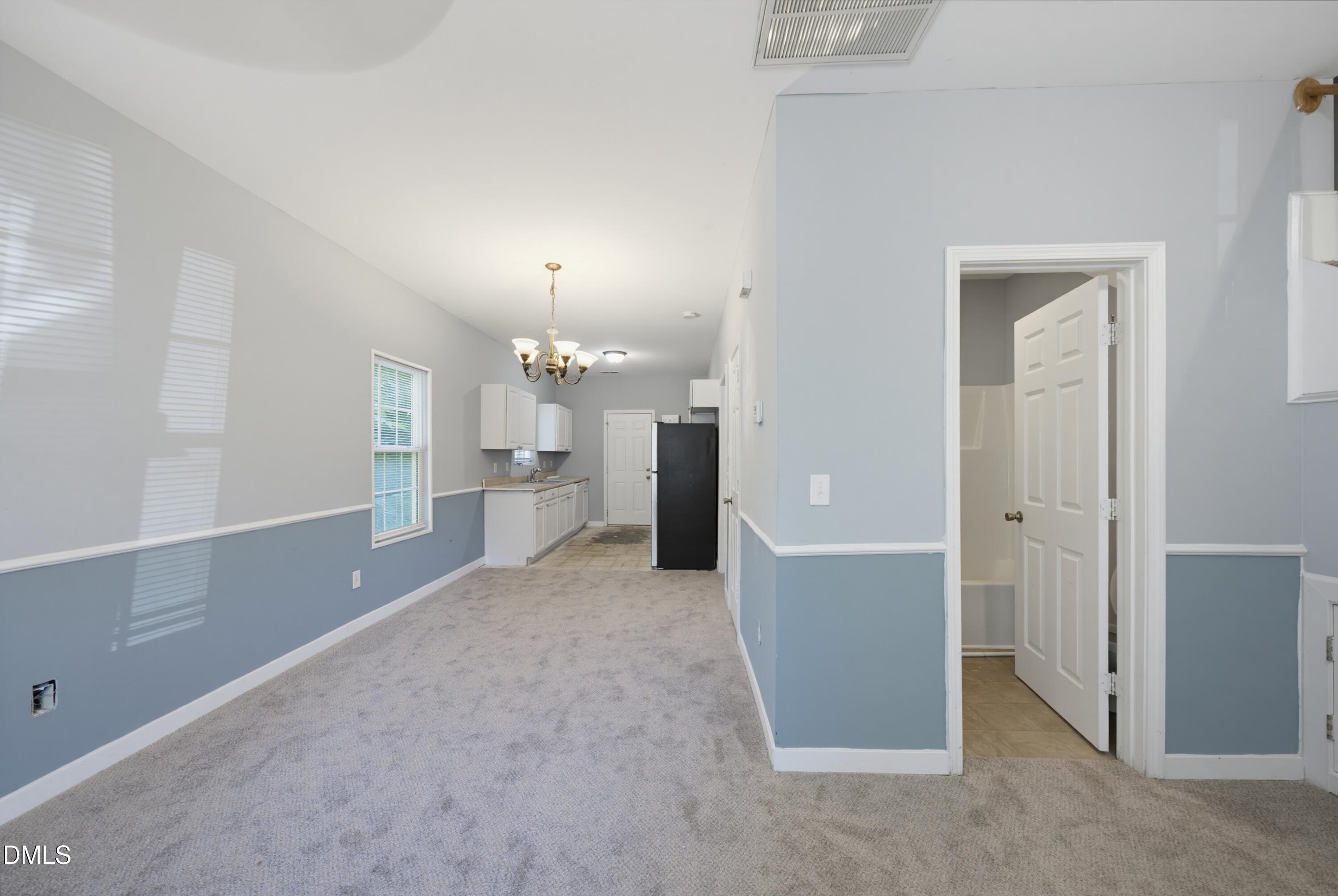 1016 Camden Avenue Property Photo 8