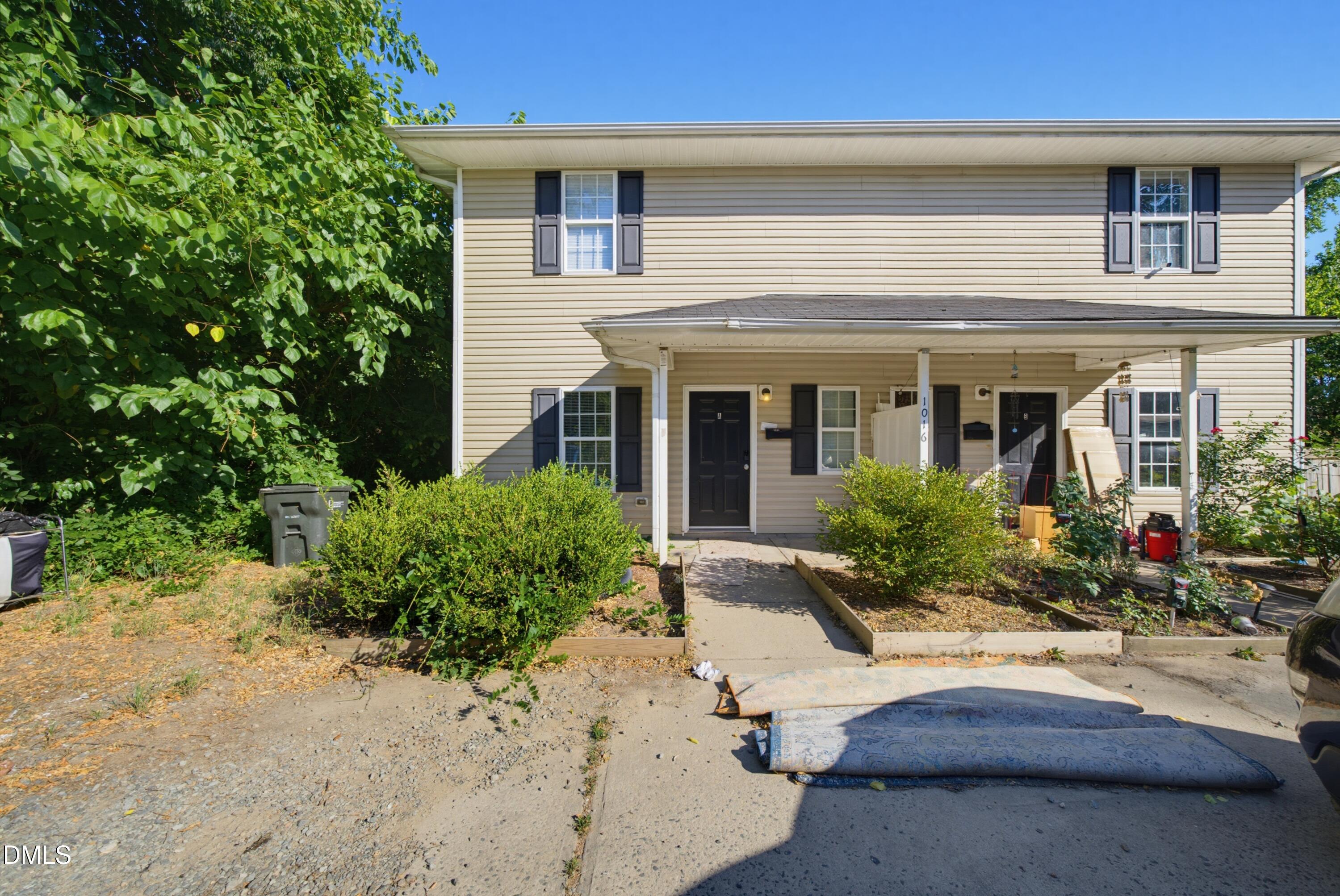 1016 Camden Avenue Property Photo 1