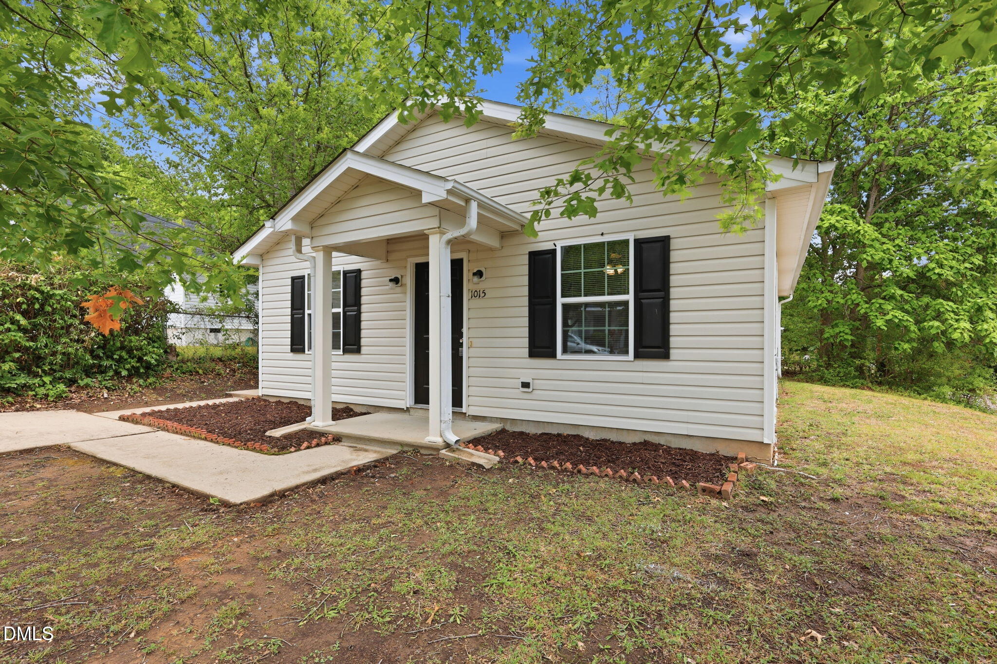 1015 Fairview Street Property Photo 2