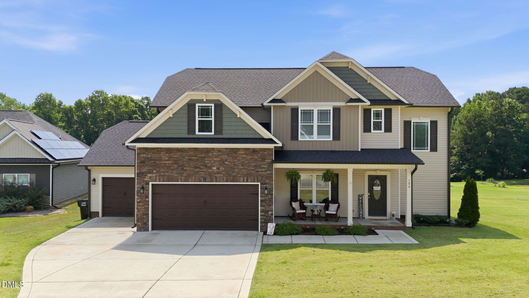 124 Shady Oaks Drive Property Photo 1