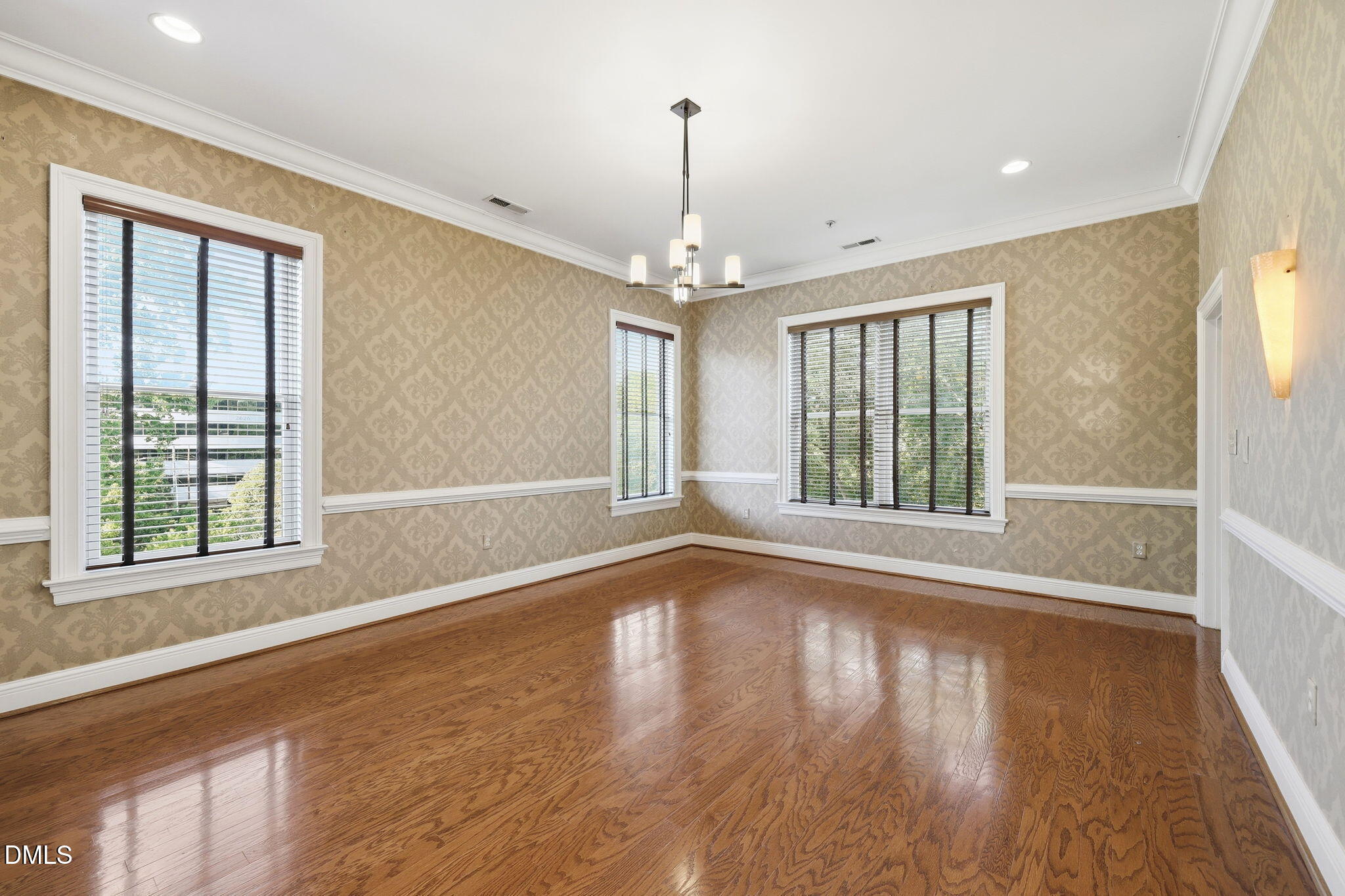 2801 Glenwood Gardens Lane 303 Property Photo 4