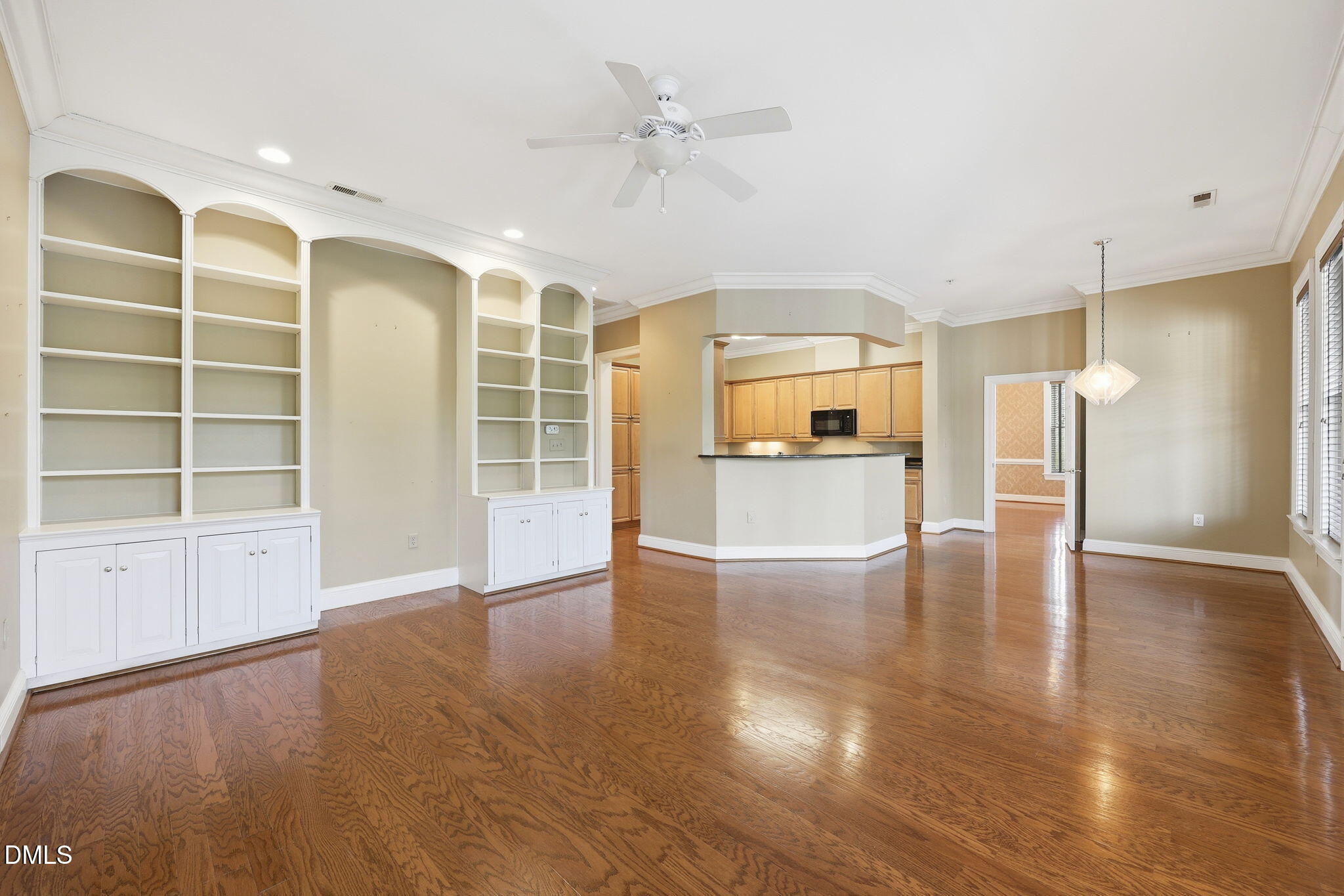 2801 Glenwood Gardens Lane 303 Property Photo 6