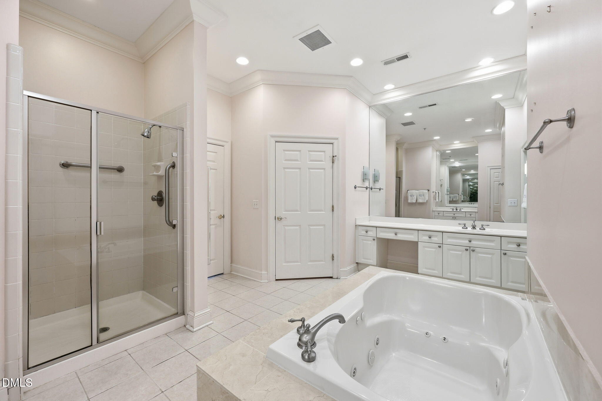 2801 Glenwood Gardens Lane 303 Property Photo 17
