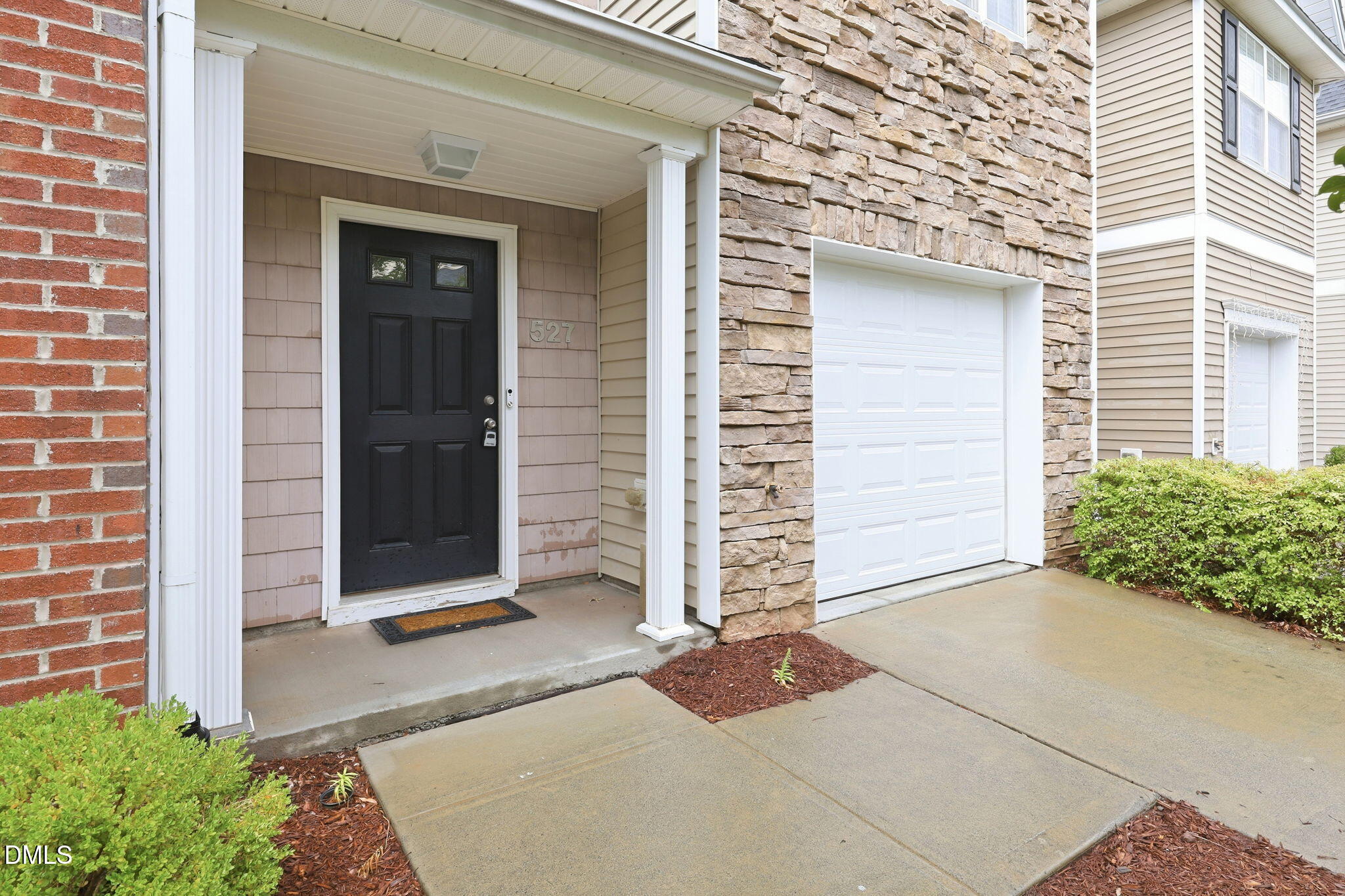 527 Writers Way Property Photo 3