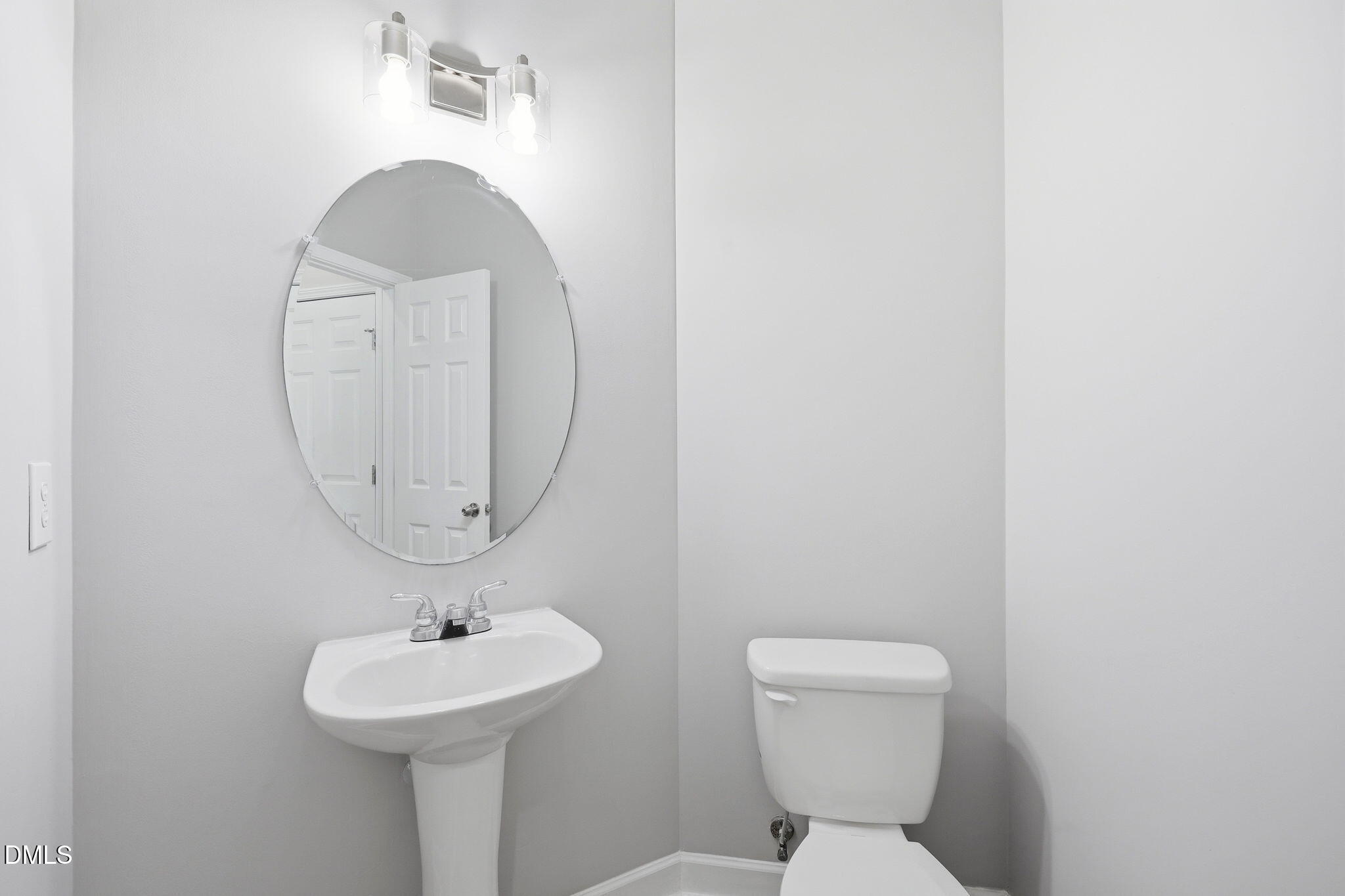 527 Writers Way Property Photo 11