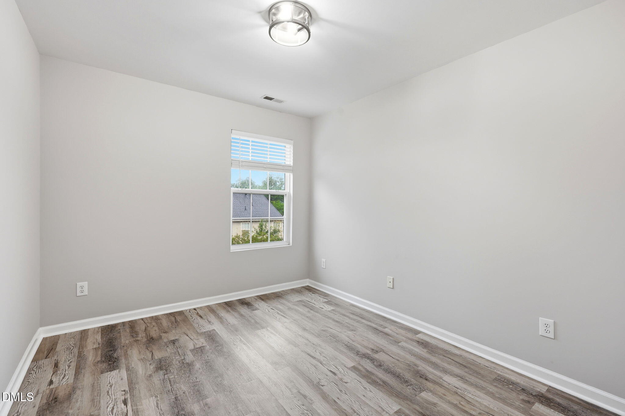 527 Writers Way Property Photo 16