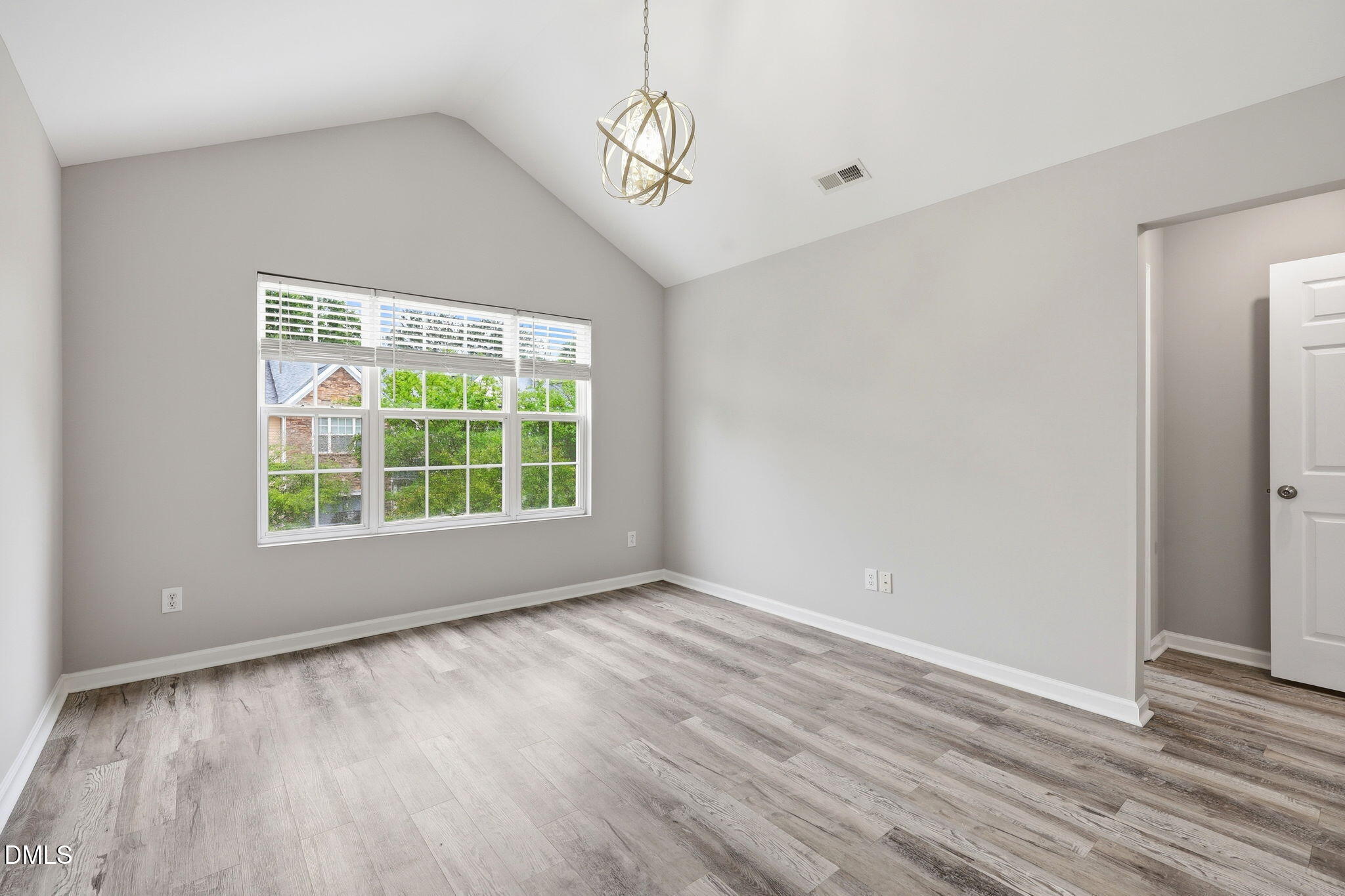 527 Writers Way Property Photo 20