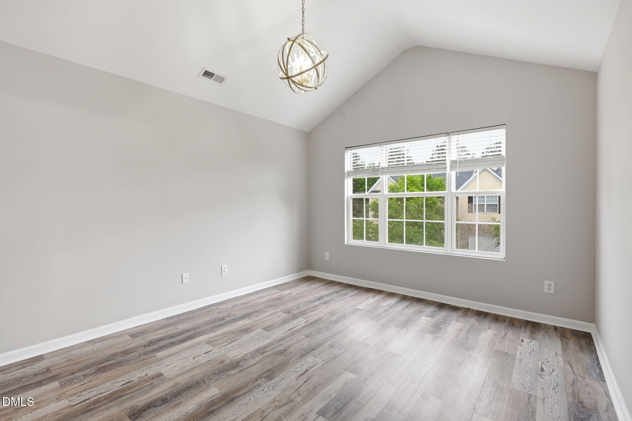 527 Writers Way Property Photo 22
