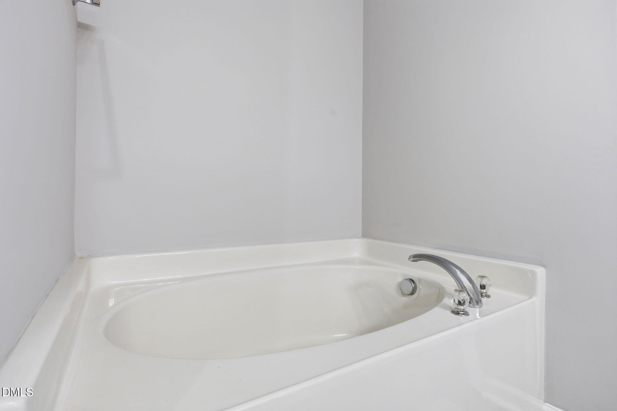 527 Writers Way Property Photo 27