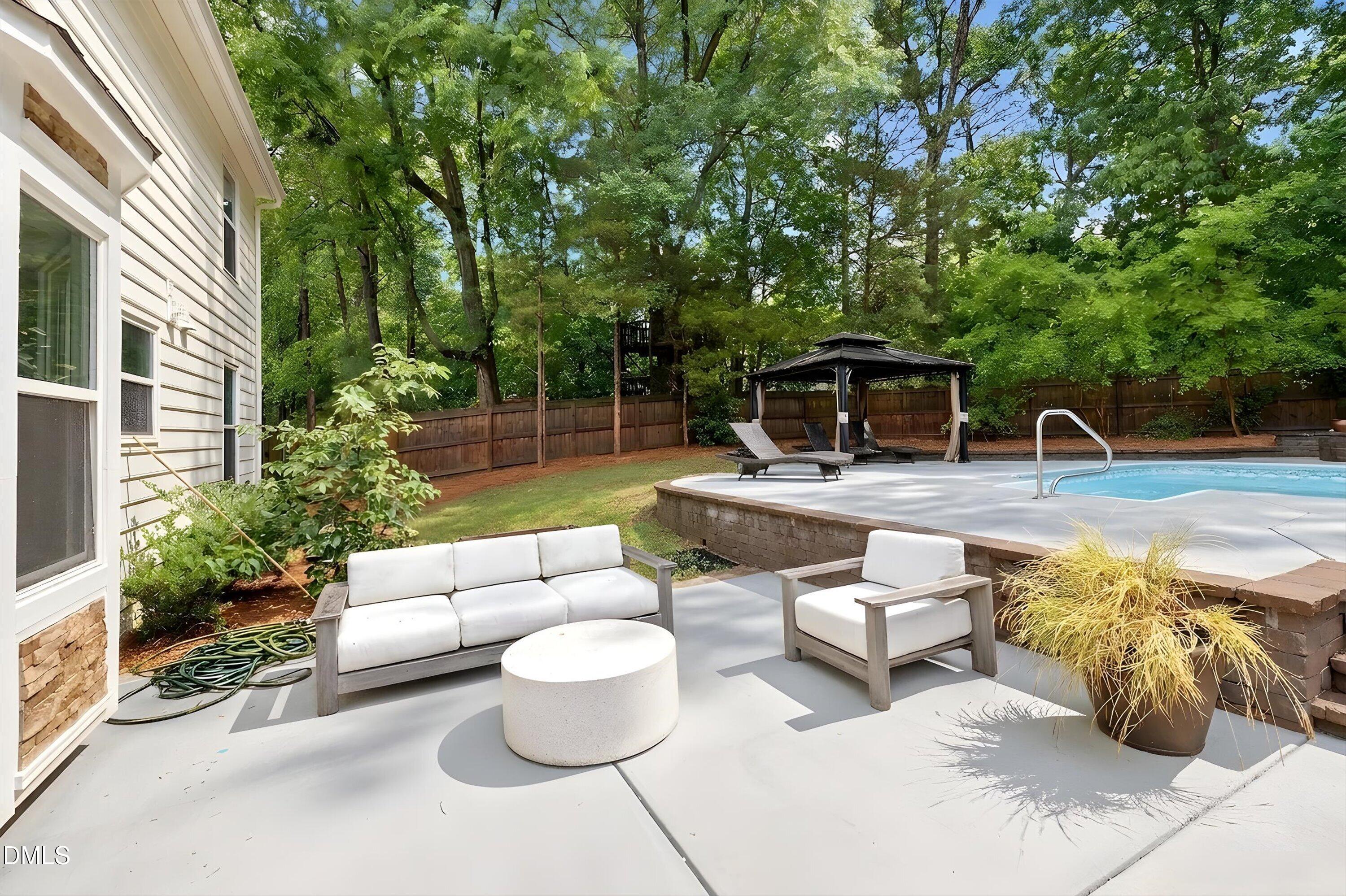 4308 Hickory Ridge Drive Property Photo 4