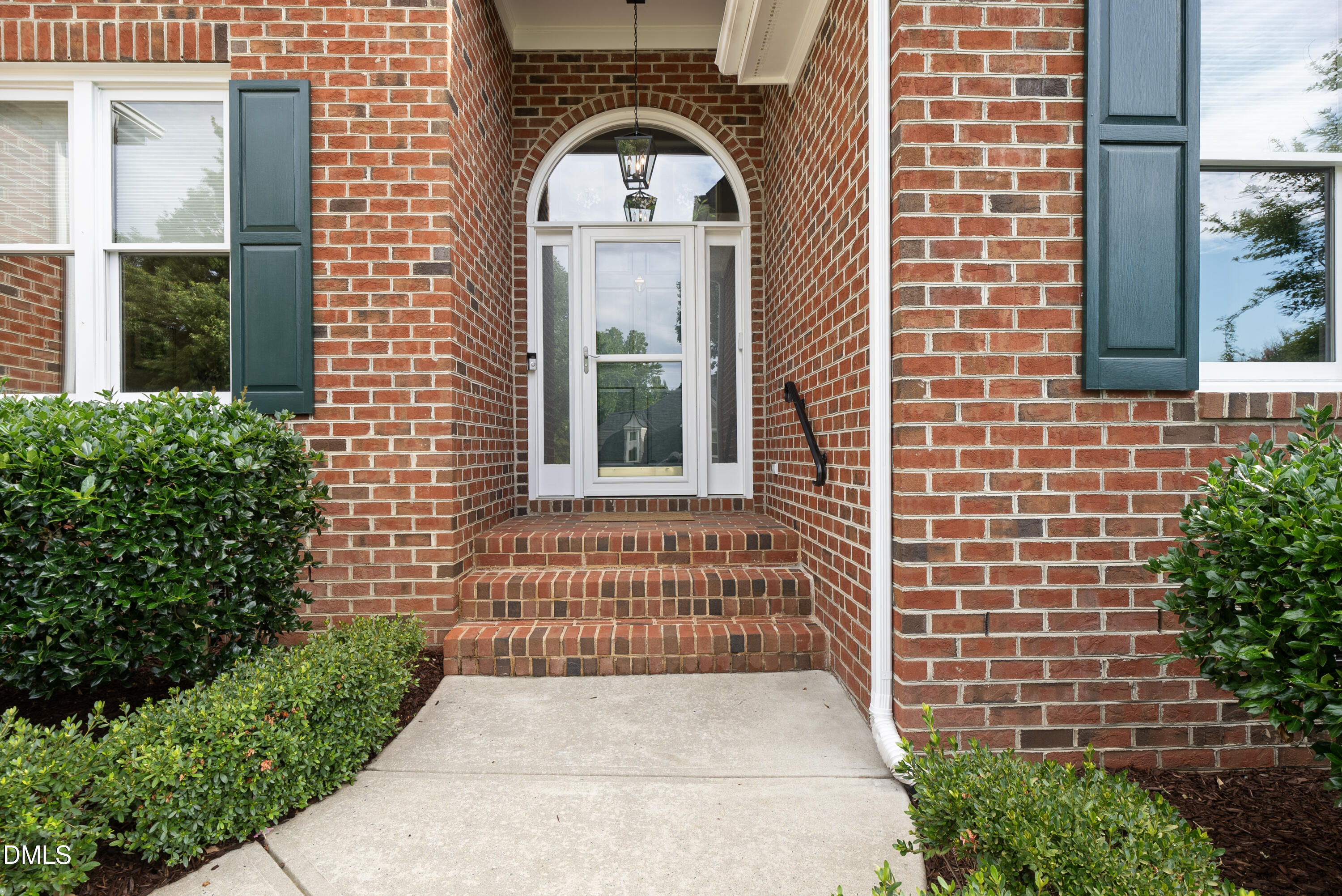 203 Lewiston Court Property Photo 4