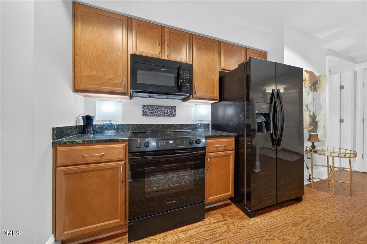 222 Glenwood Avenue 212 Property Photo 11