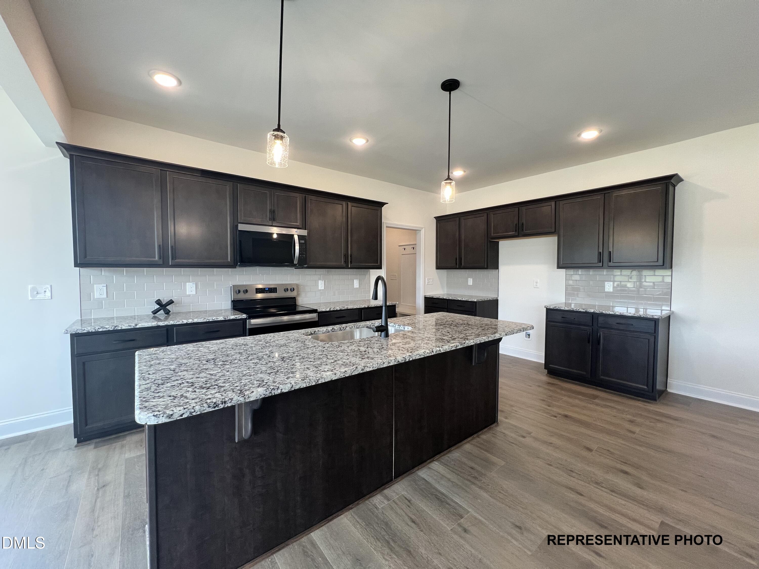 197 Cardovia Way Property Photo 2
