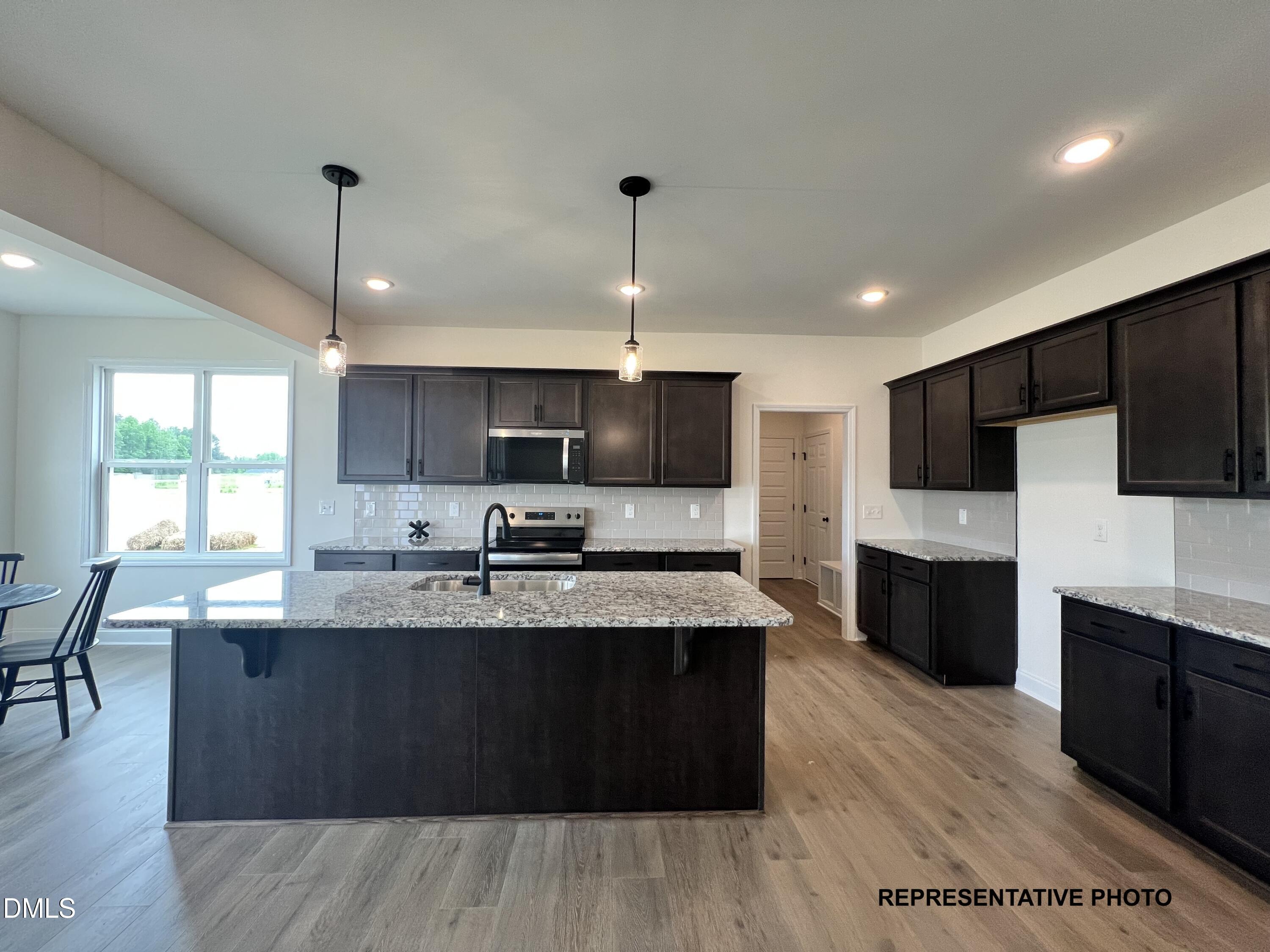 197 Cardovia Way Property Photo 3