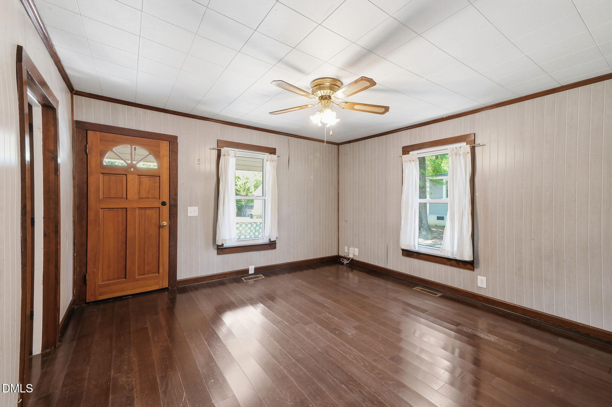 1911 Watson Road Property Photo 2