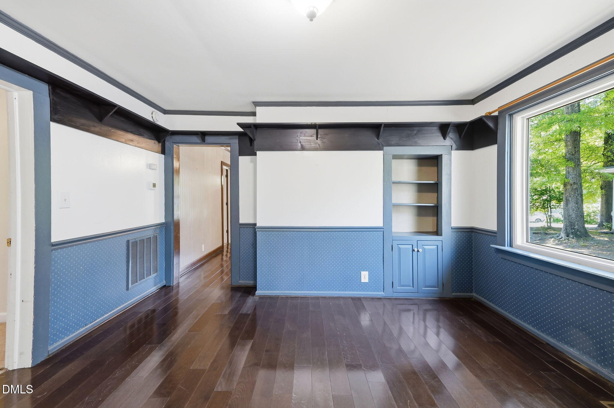 1911 Watson Road Property Photo 10