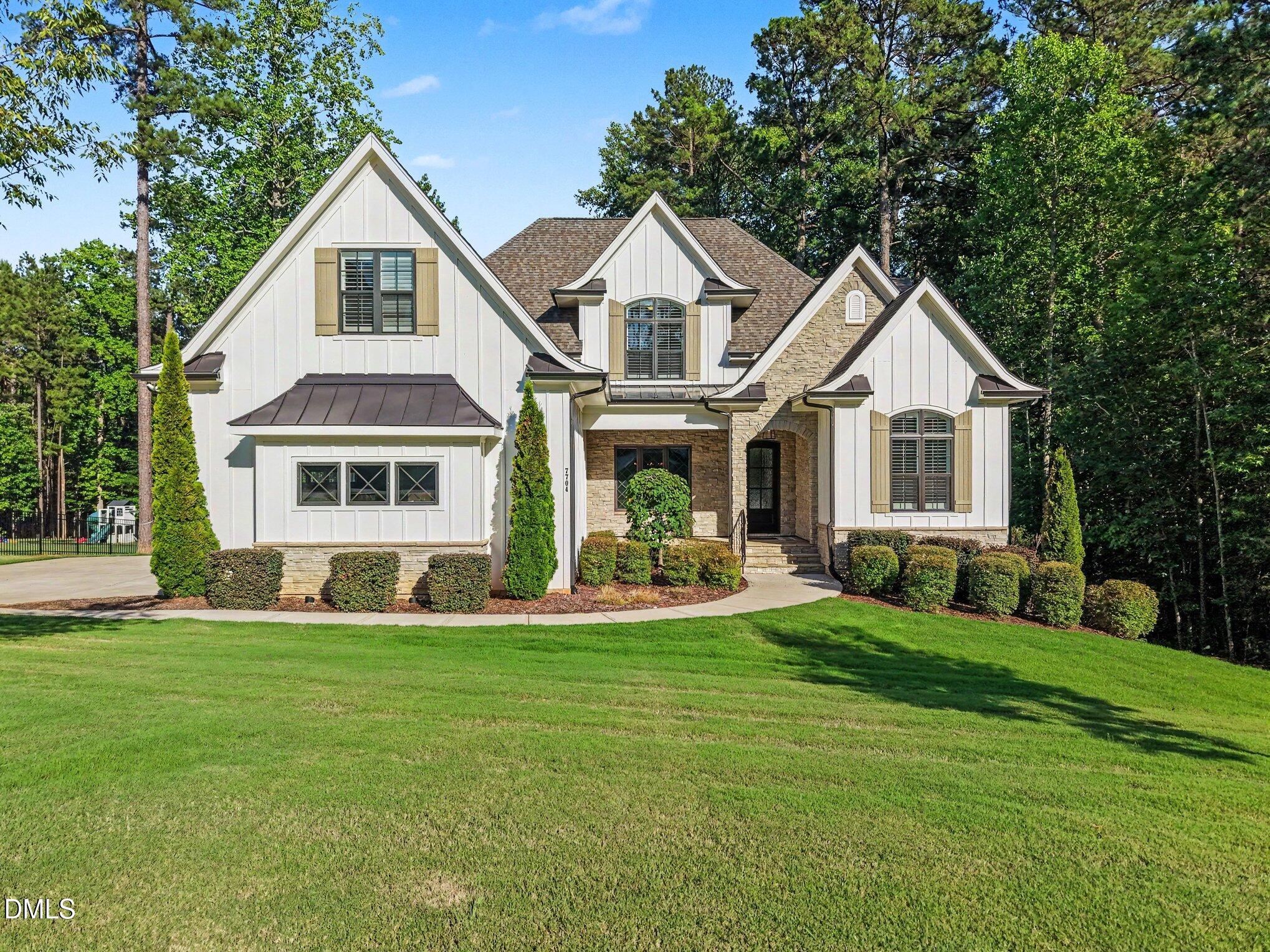 7704 Dover Hills Drive Property Photo 1