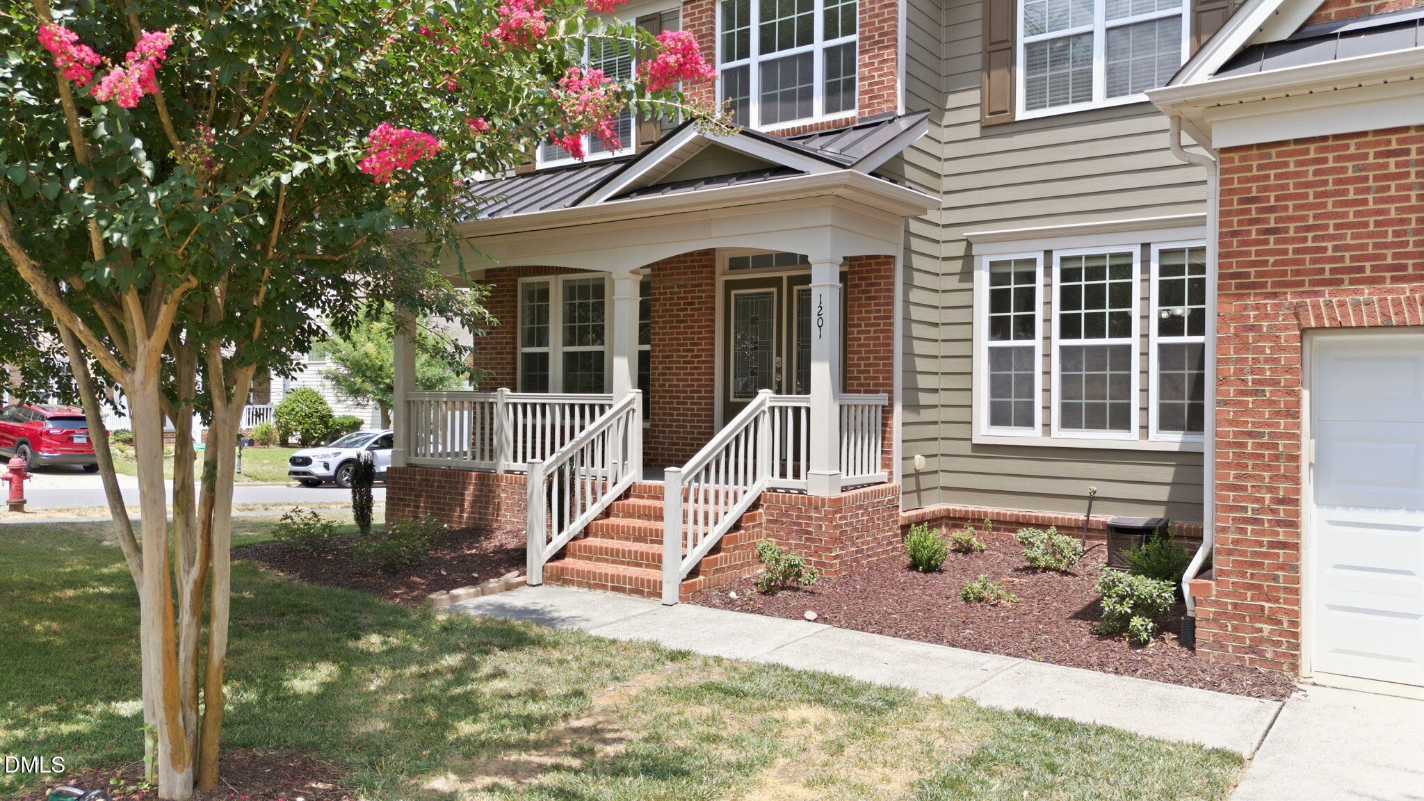 1201 Hill Hollow Way Property Photo 2