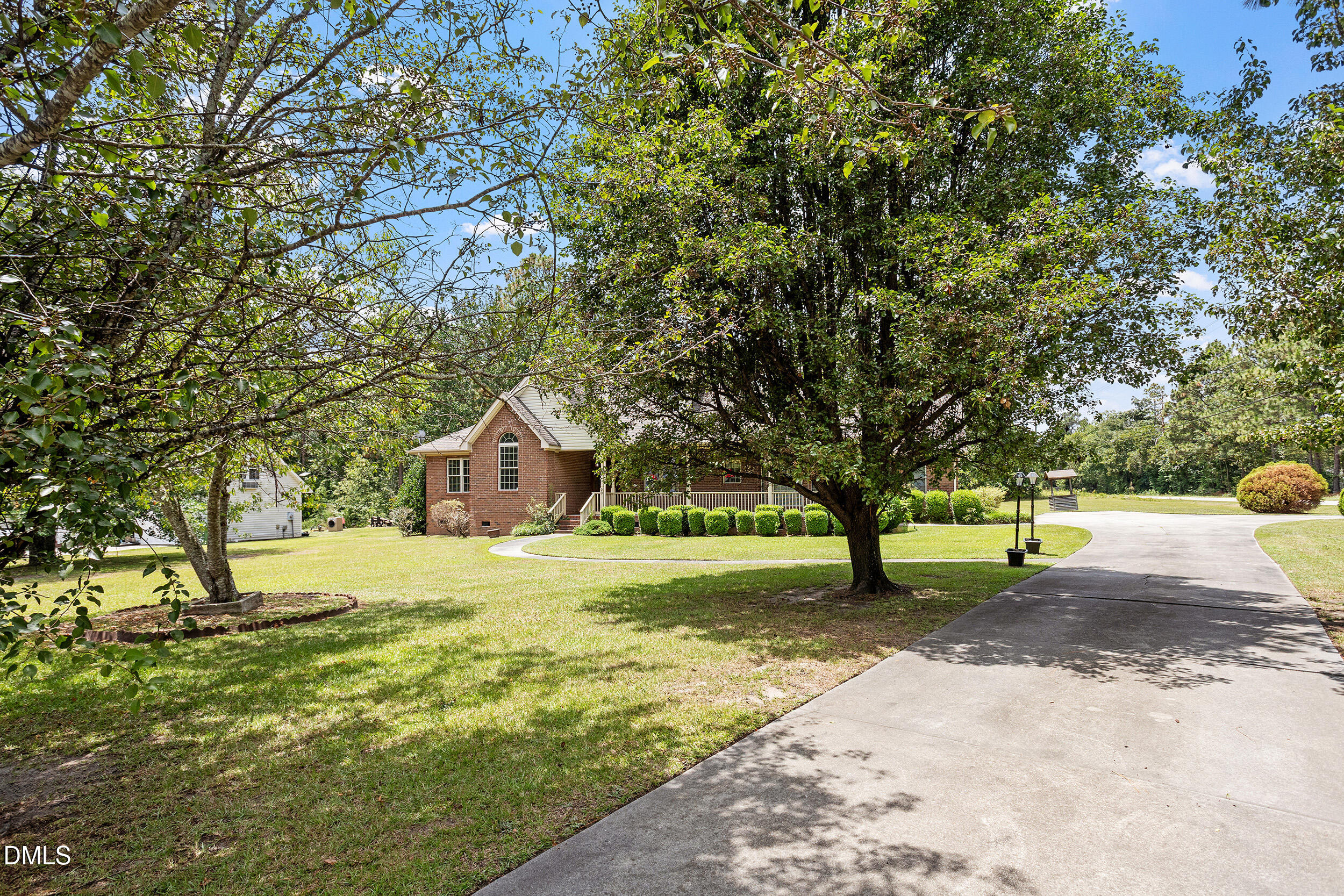 20 Senter Lane Property Photo 2
