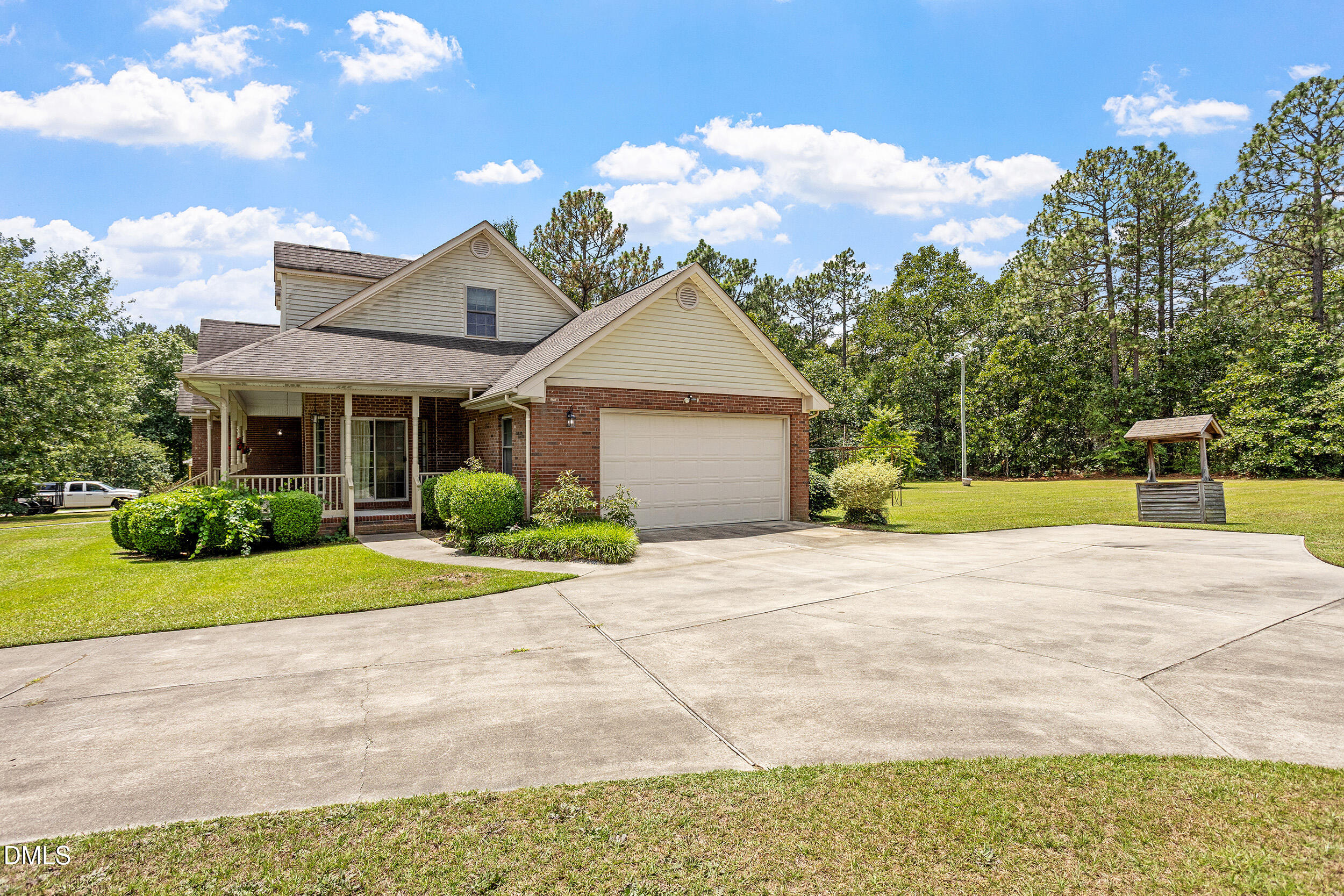 20 Senter Lane Property Photo 4