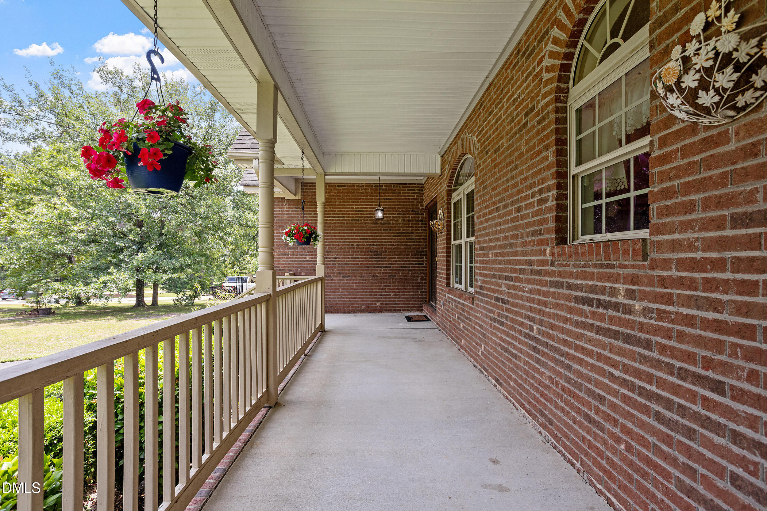 20 Senter Lane Property Photo 5