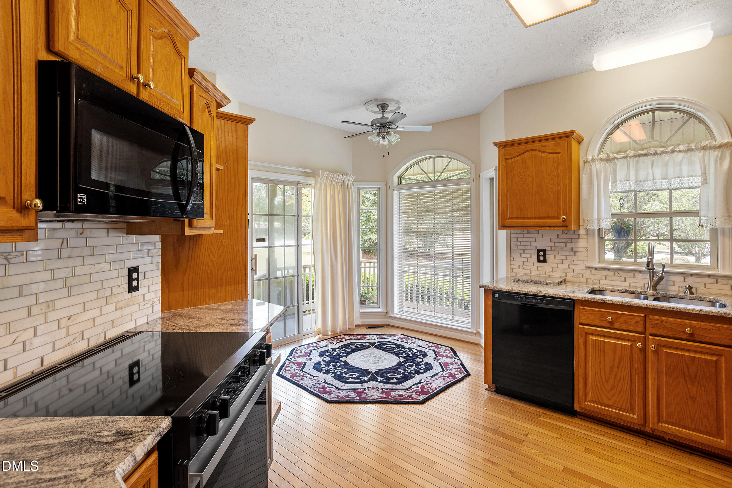 20 Senter Lane Property Photo 11