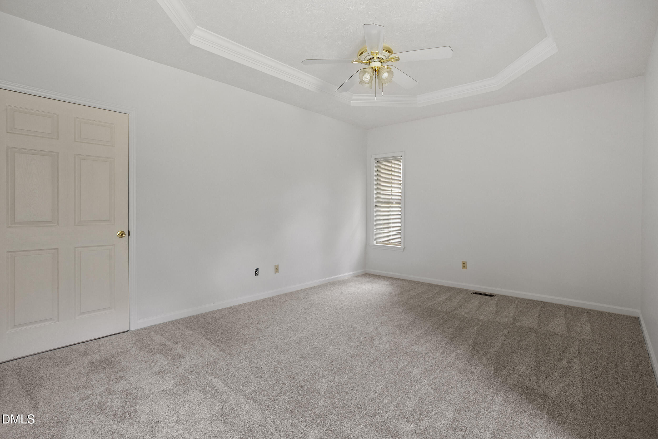 20 Senter Lane Property Photo 14