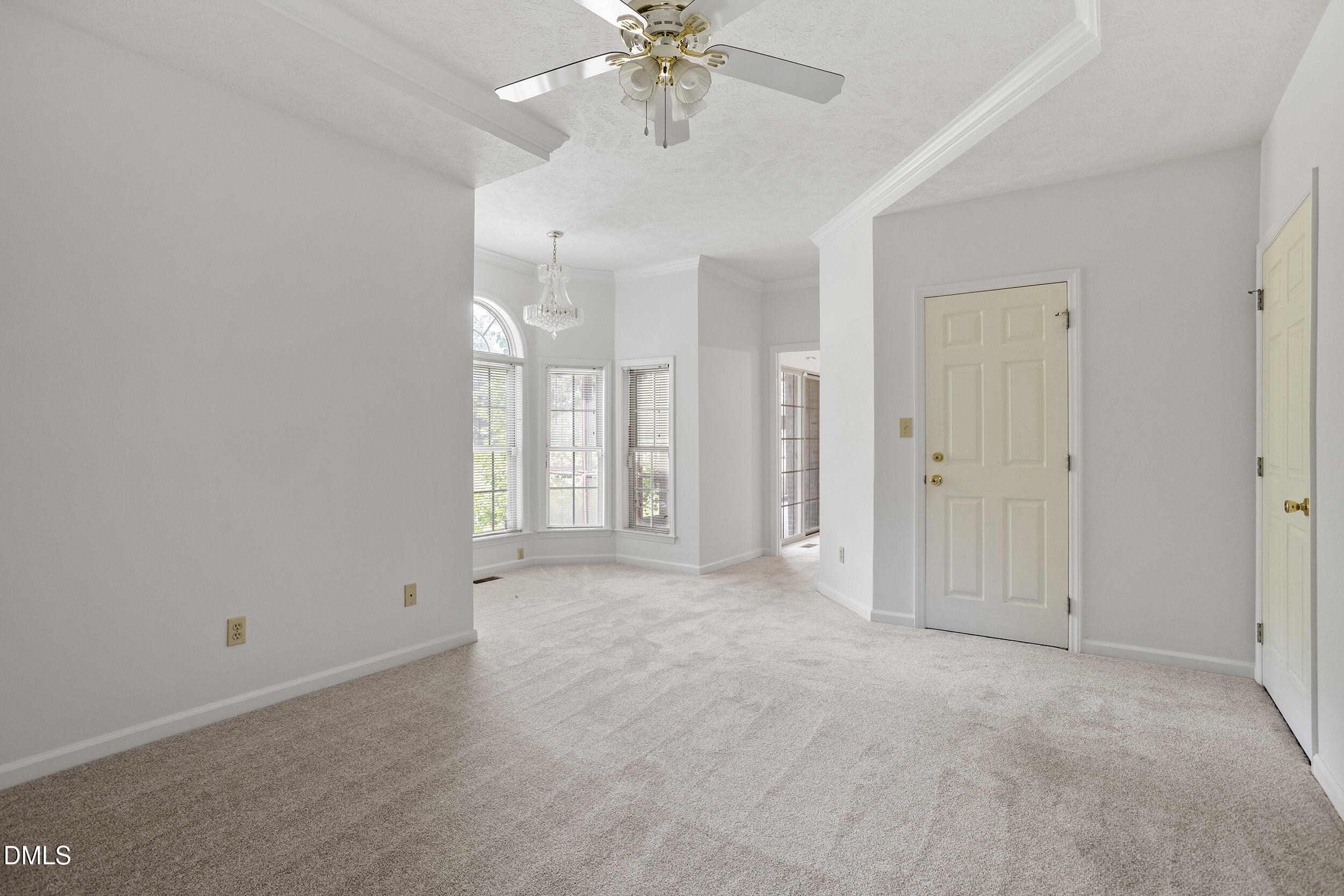 20 Senter Lane Property Photo 15