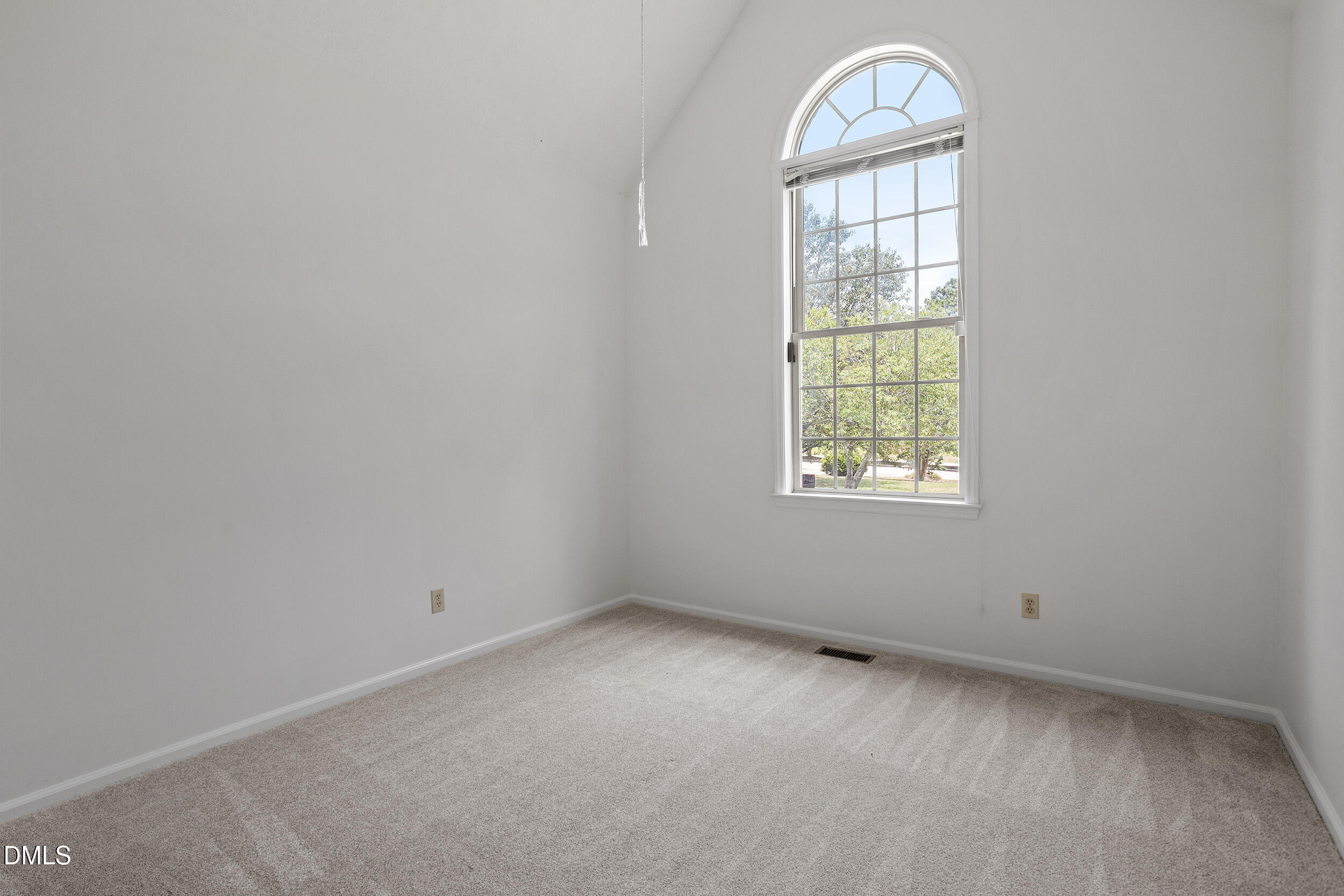 20 Senter Lane Property Photo 20