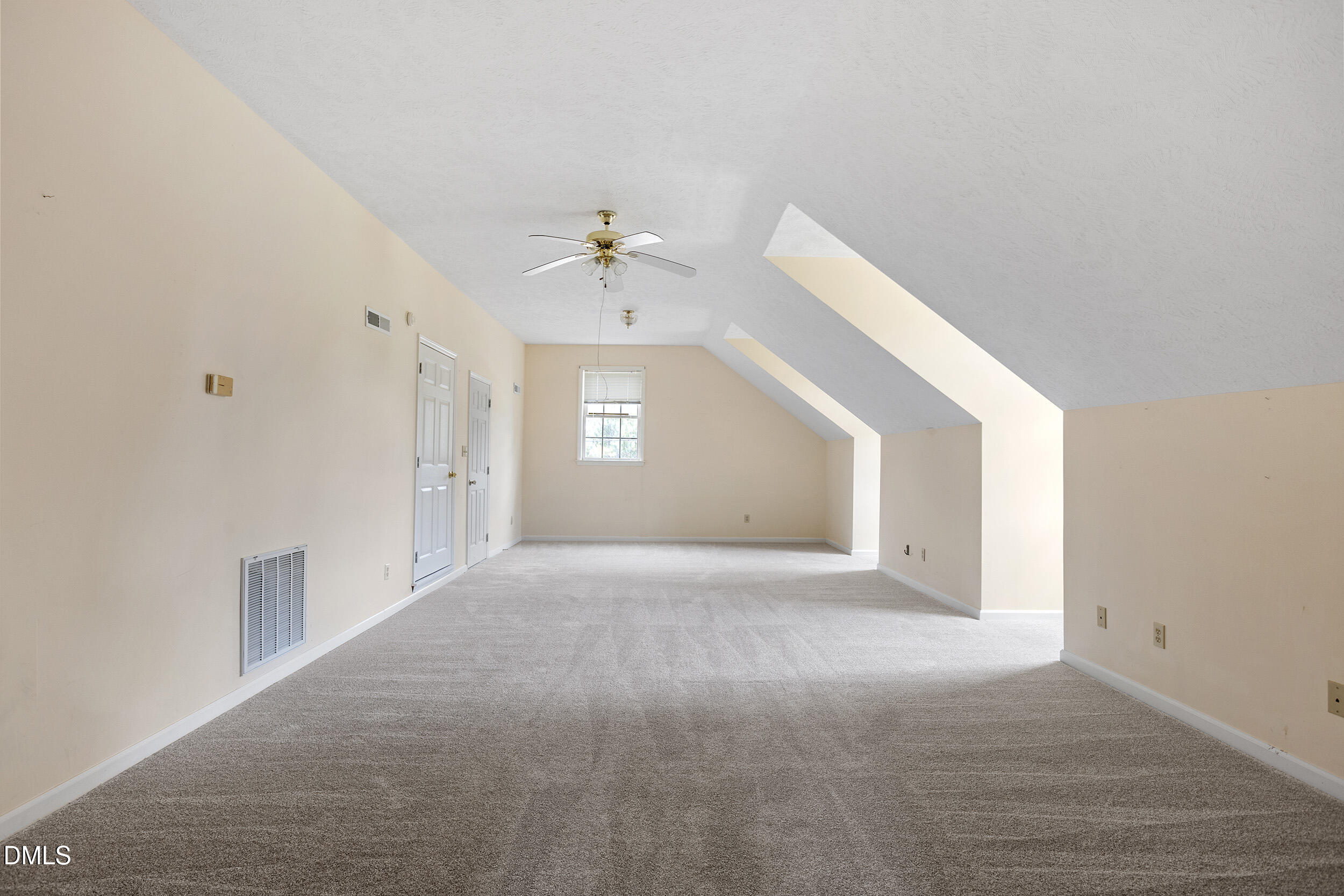 20 Senter Lane Property Photo 24