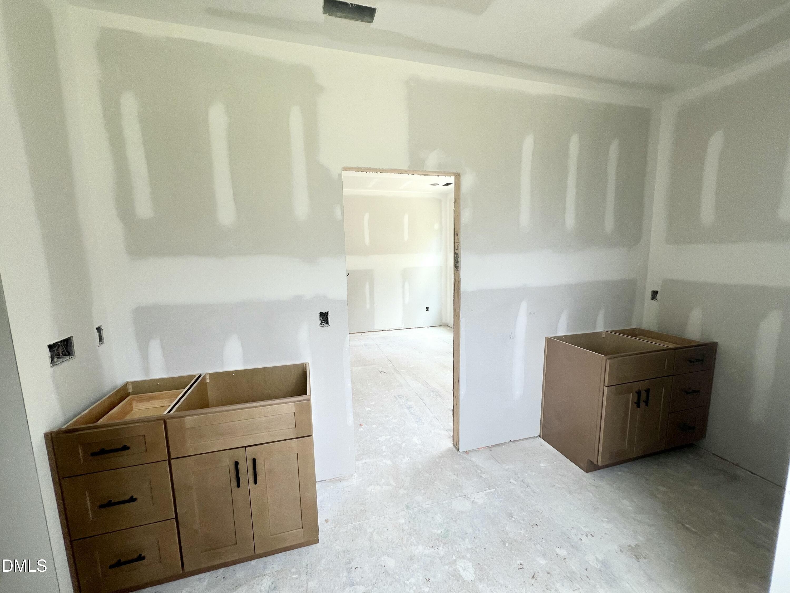175 Hillstead Way Property Photo 13