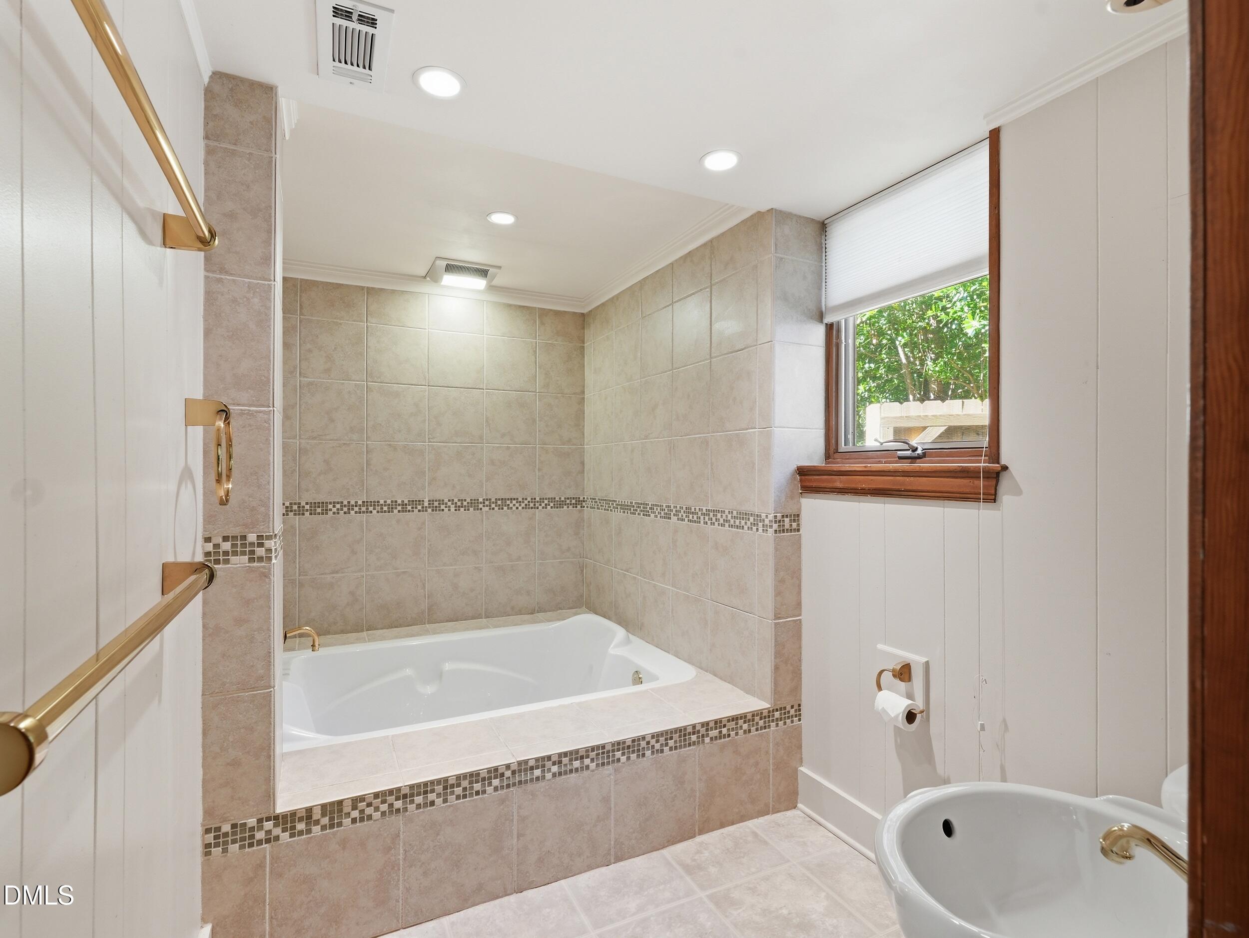 2420 Tyson Street Property Photo 47
