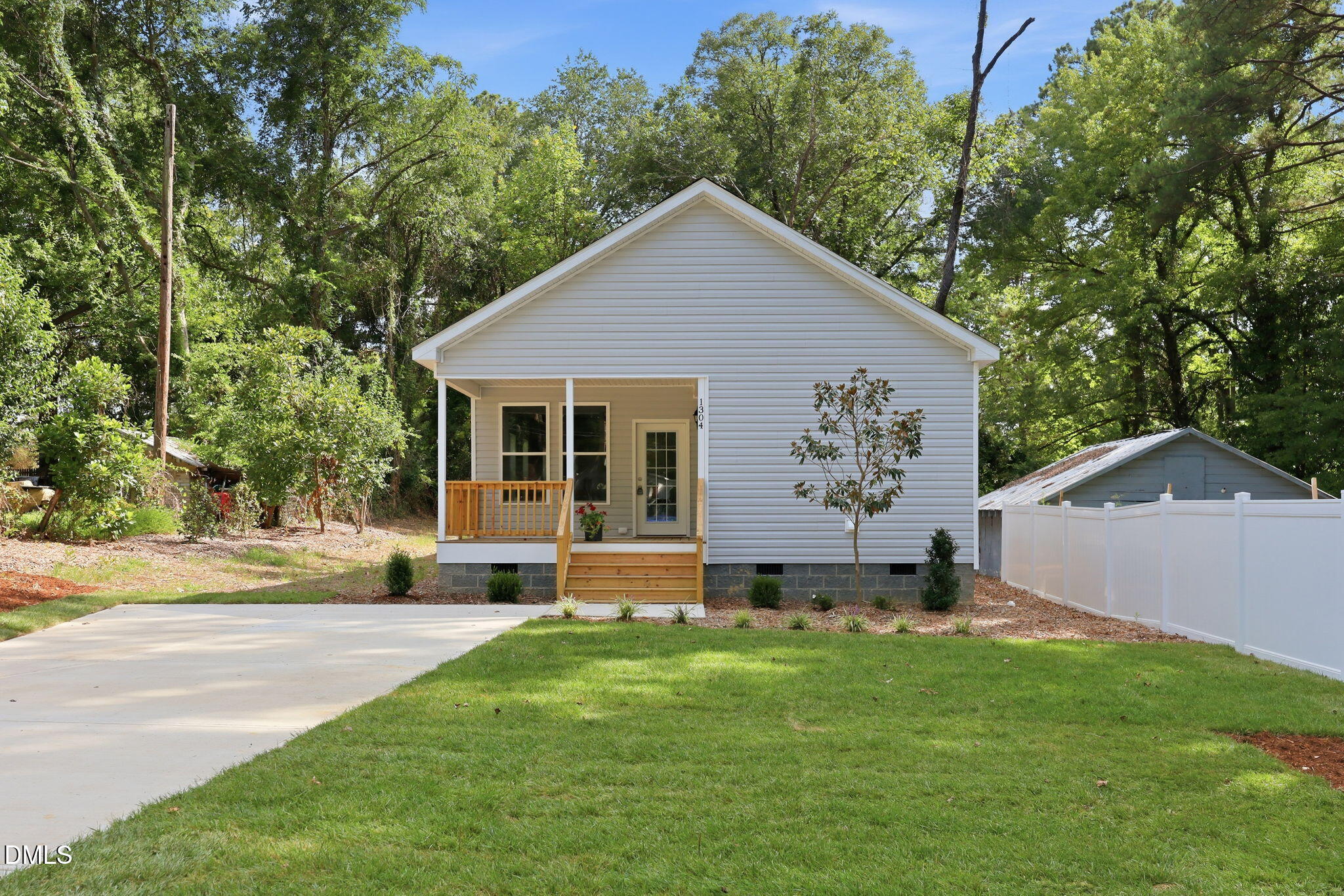 1304 Goldsboro Avenue Property Photo 1