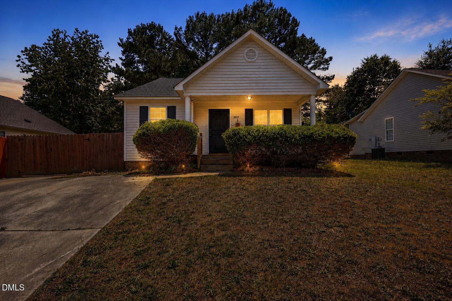 2889 Bennington Drive Property Photo 1