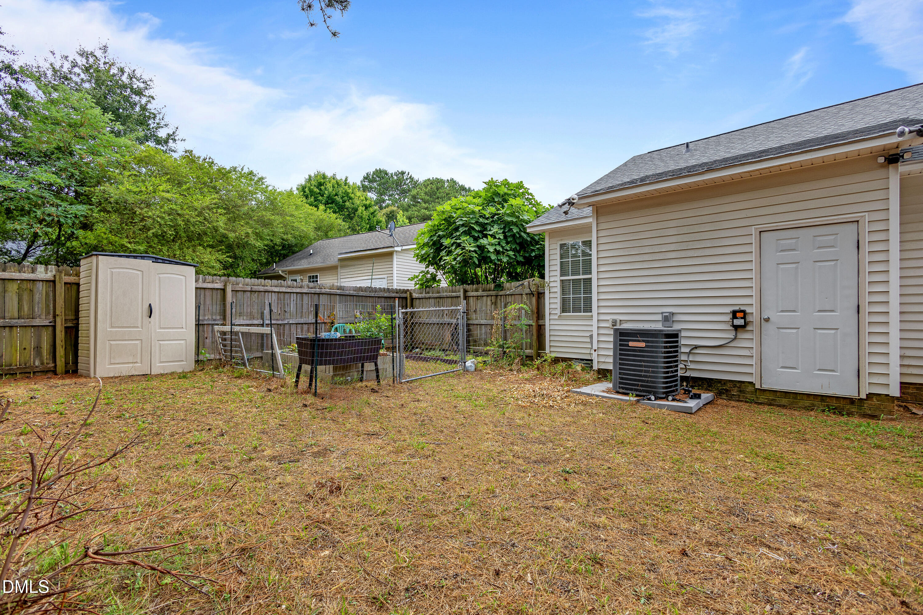 2889 Bennington Drive Property Photo 18
