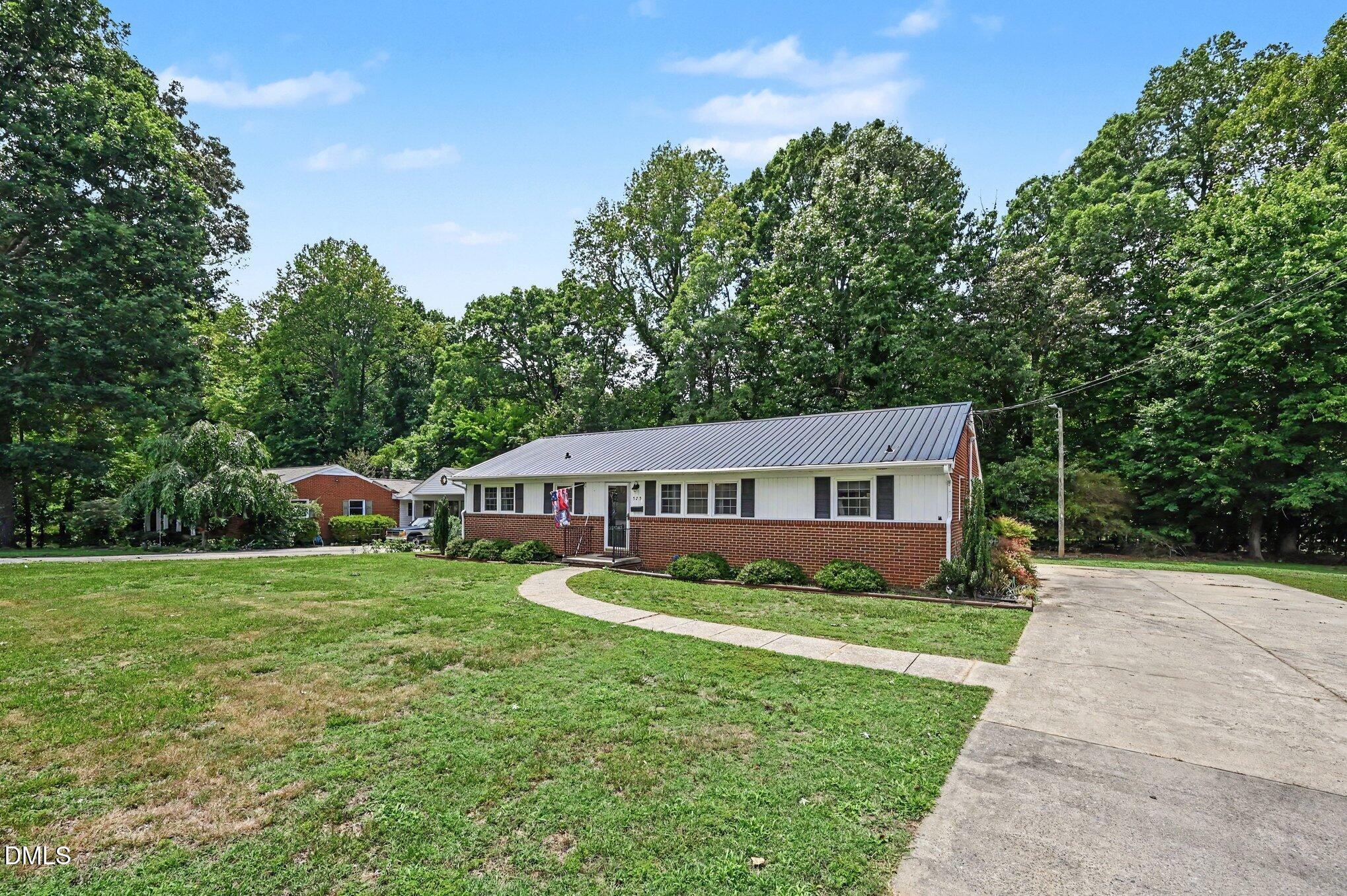 525 N Carr Street Property Photo 1
