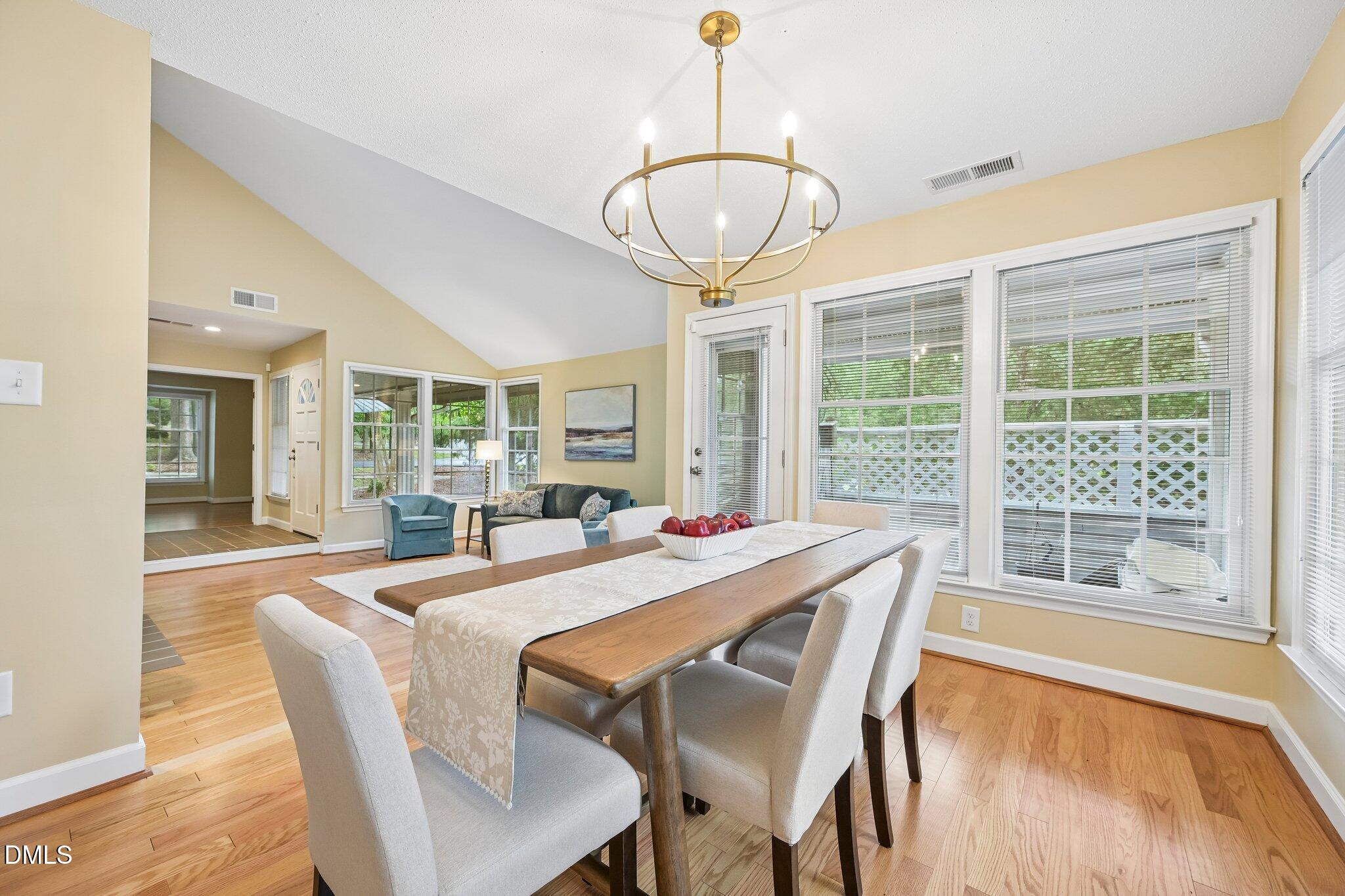 101 White Oak Way Property Photo 8