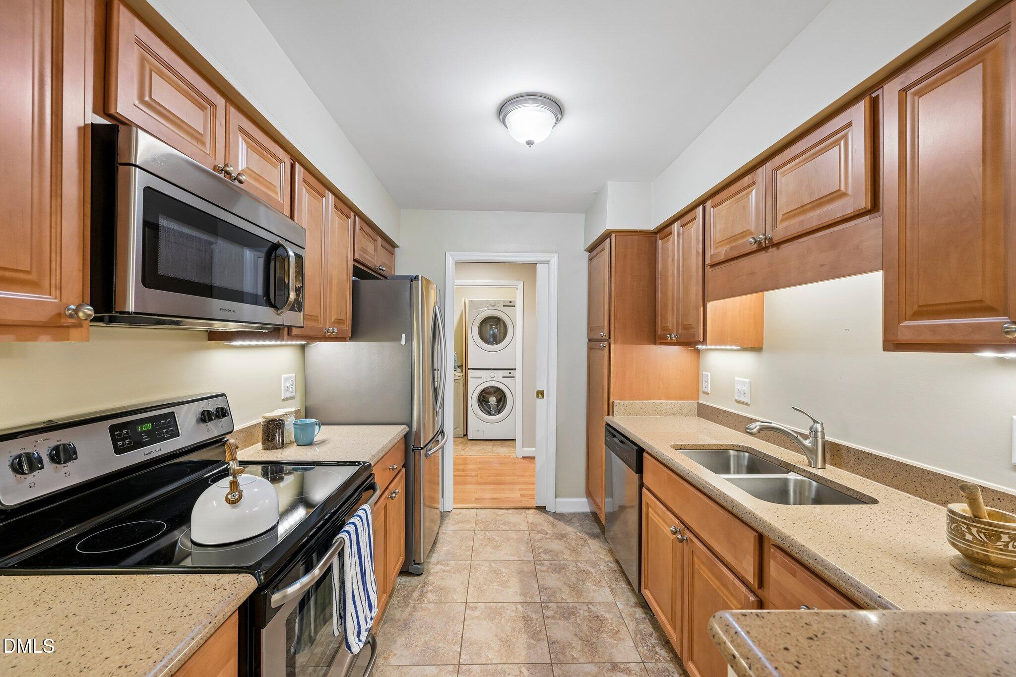 101 White Oak Way Property Photo 11
