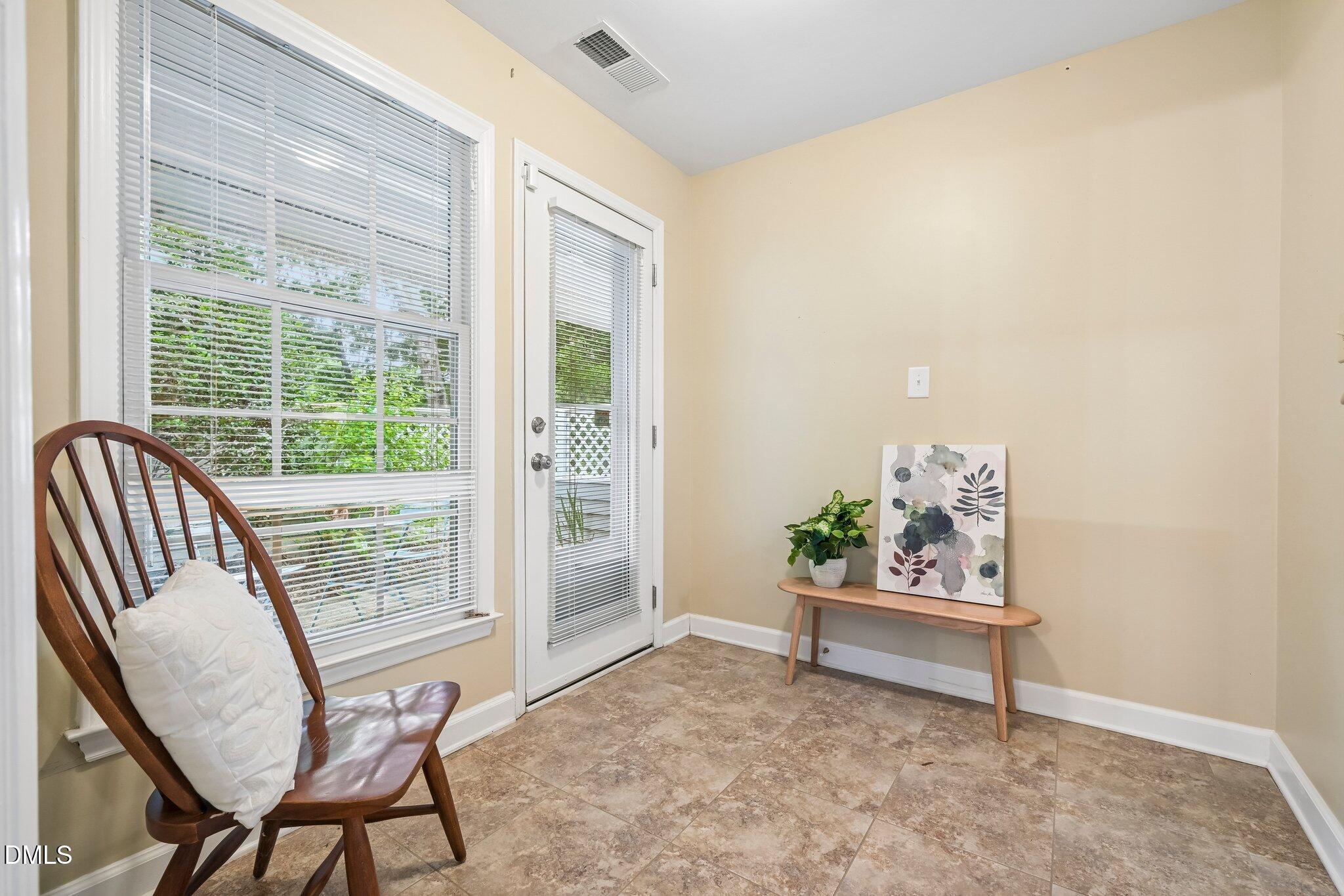 101 White Oak Way Property Photo 12