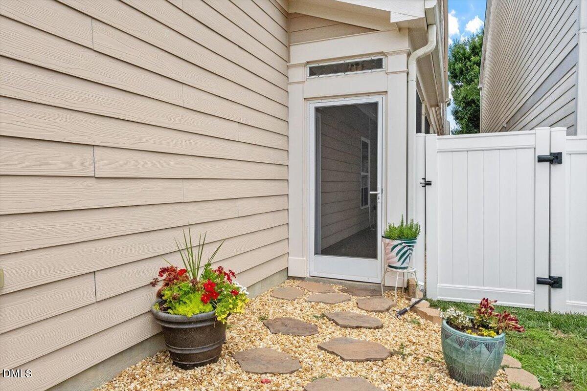 988 Ambergate Station Property Photo 5