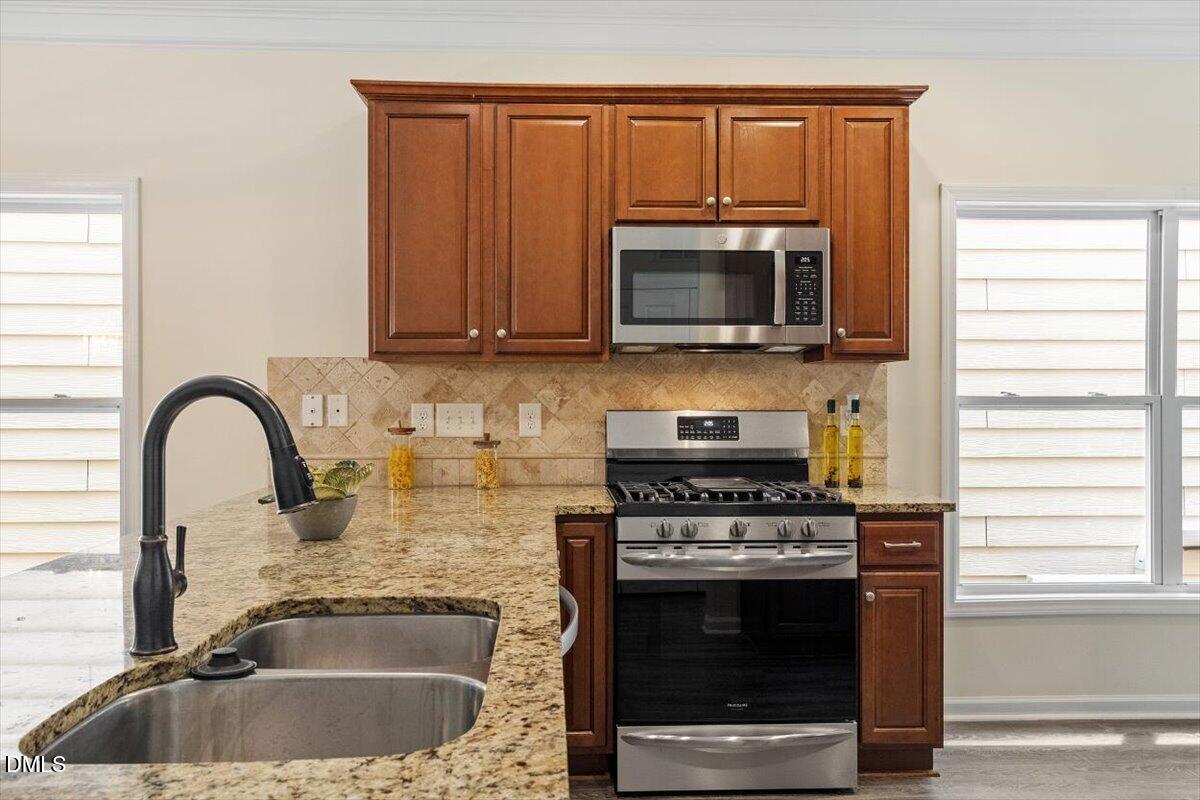 988 Ambergate Station Property Photo 13